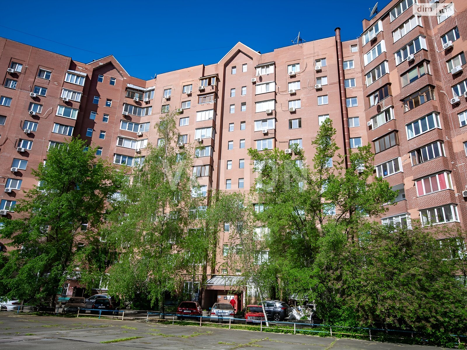 Продаж трикімнатної квартири в Києві, на вул. Драгоманова 17, район Позняки фото 1 Продаж трикімнатної квартири в Києві, на вул. Драгоманова 17, район Позняки фото 1