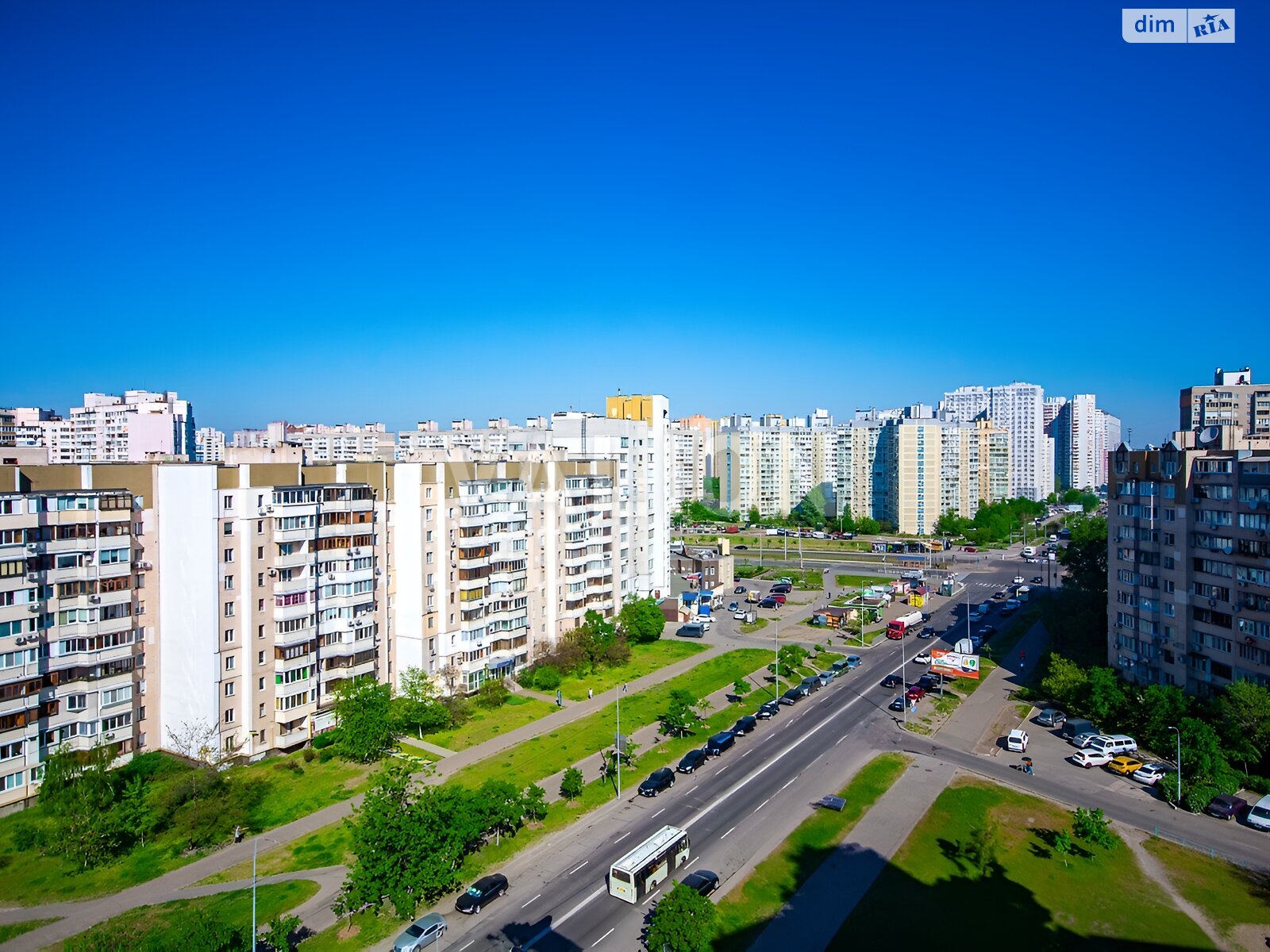 Продаж трикімнатної квартири в Києві, на вул. Драгоманова 17, район Позняки фото 1 Продаж трикімнатної квартири в Києві, на вул. Драгоманова 17, район Позняки фото 1