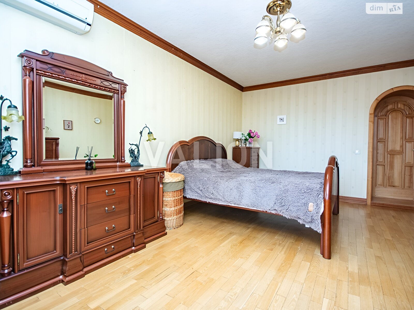 Продаж трикімнатної квартири в Києві, на вул. Драгоманова 17, район Позняки фото 1 Продаж трикімнатної квартири в Києві, на вул. Драгоманова 17, район Позняки фото 1