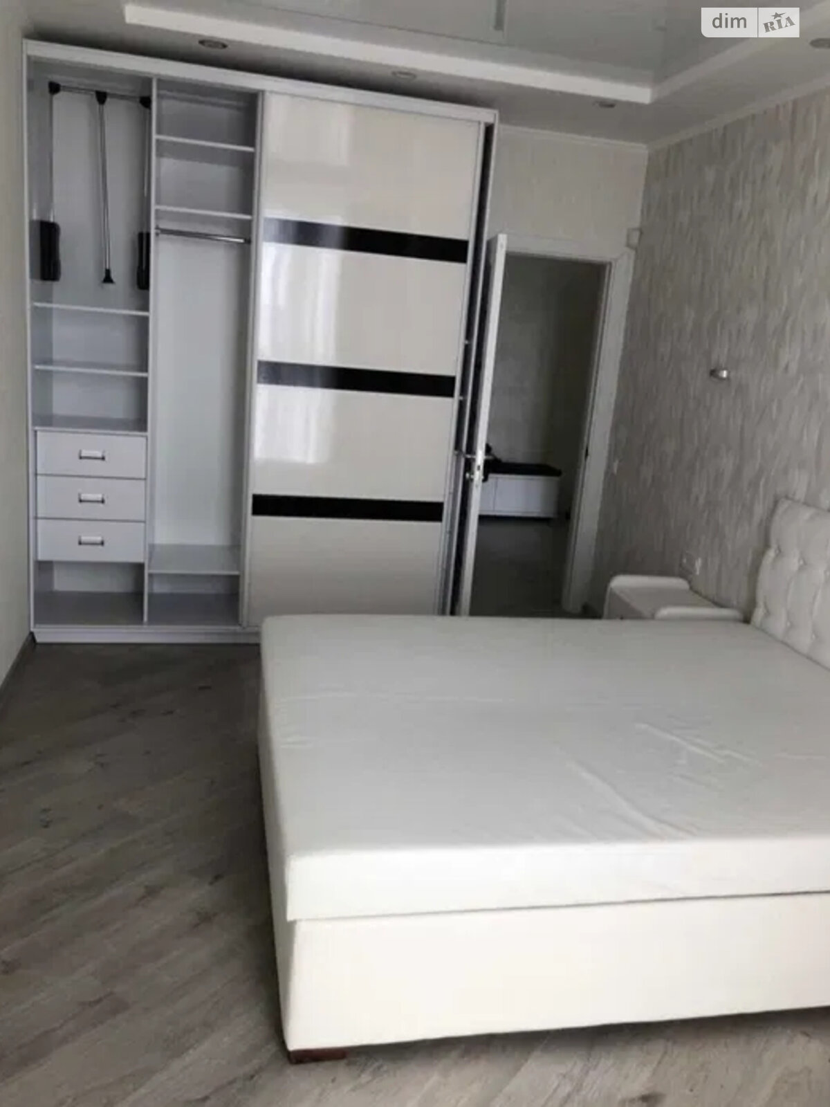 Продаж трикімнатної квартири в Києві, на вул. Драгоманова 2Б, район Позняки фото 1 Продаж трикімнатної квартири в Києві, на вул. Драгоманова 2Б, район Позняки фото 1