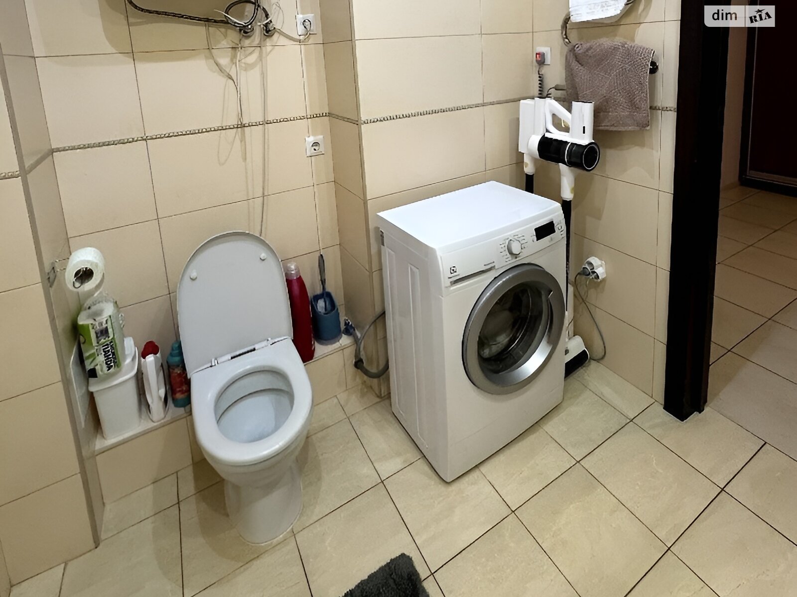Продаж однокімнатної квартири в Києві, на вул. Драгоманова, район Позняки фото 1 Продаж однокімнатної квартири в Києві, на вул. Драгоманова, район Позняки фото 1