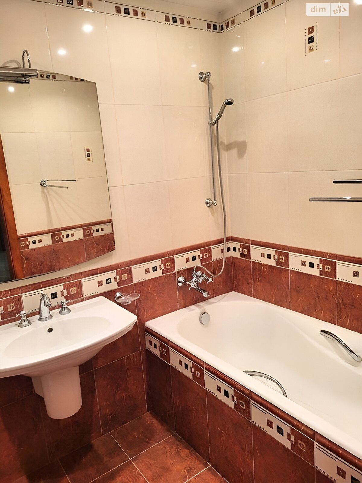 Продаж трикімнатної квартири в Києві, на вул. Драгоманова 17, район Позняки фото 1 Продаж трикімнатної квартири в Києві, на вул. Драгоманова 17, район Позняки фото 1