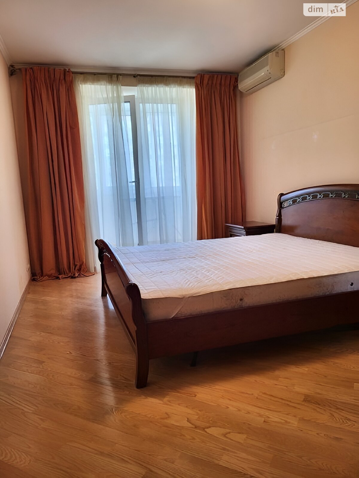 Продаж трикімнатної квартири в Києві, на вул. Драгоманова 17, район Позняки фото 1 Продаж трикімнатної квартири в Києві, на вул. Драгоманова 17, район Позняки фото 1