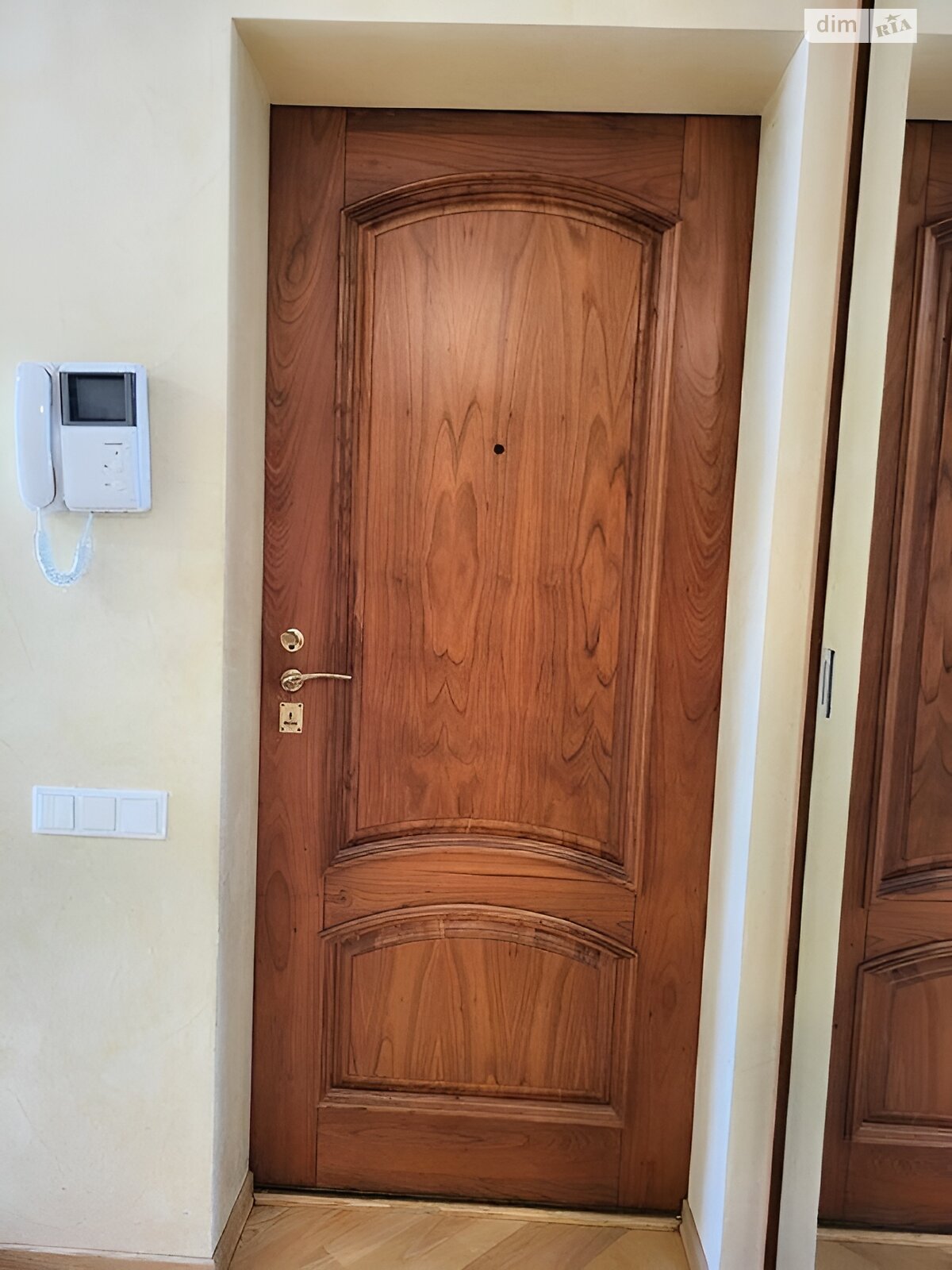 Продаж трикімнатної квартири в Києві, на вул. Драгоманова 17, район Позняки фото 1 Продаж трикімнатної квартири в Києві, на вул. Драгоманова 17, район Позняки фото 1