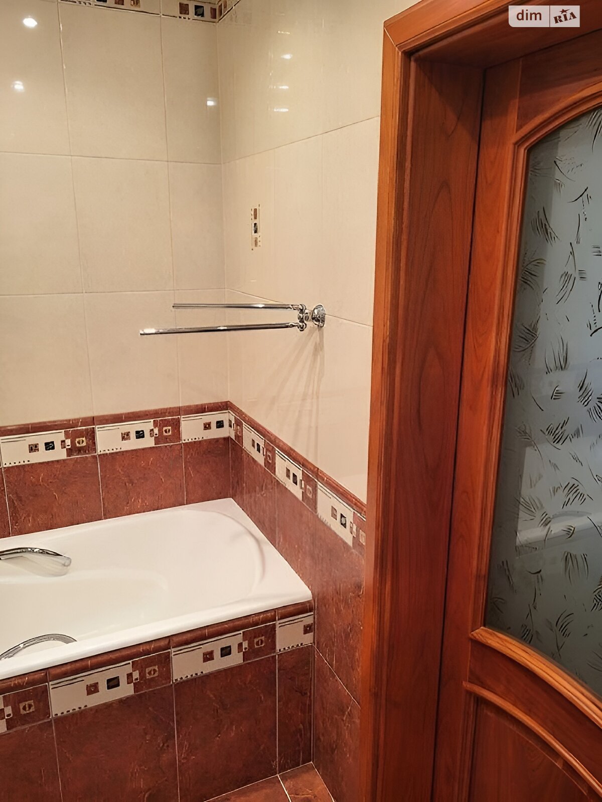 Продаж трикімнатної квартири в Києві, на вул. Драгоманова 17, район Позняки фото 1 Продаж трикімнатної квартири в Києві, на вул. Драгоманова 17, район Позняки фото 1