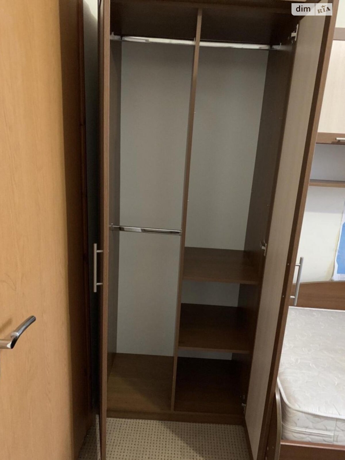 Продаж чотирикімнатної квартири в Києві, на вул. Драгоманова 12, район Позняки фото 1 Продаж чотирикімнатної квартири в Києві, на вул. Драгоманова 12, район Позняки фото 1