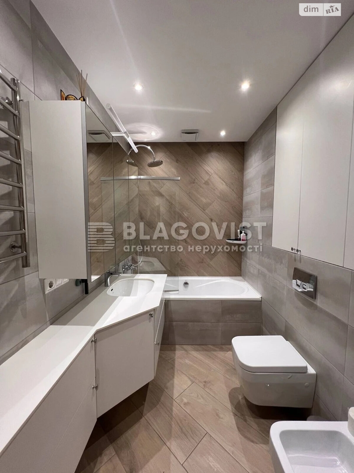 Продажа трехкомнатной квартиры в Киеве, на ул. Драгоманова 2А, район Позняки фото 1 Продажа трехкомнатной квартиры в Киеве, на ул. Драгоманова 2А, район Позняки фото 1