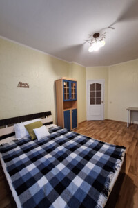 Продажа трехкомнатной квартиры в Киеве, на ул. Драгоманова 6/1, район Позняки фото 2