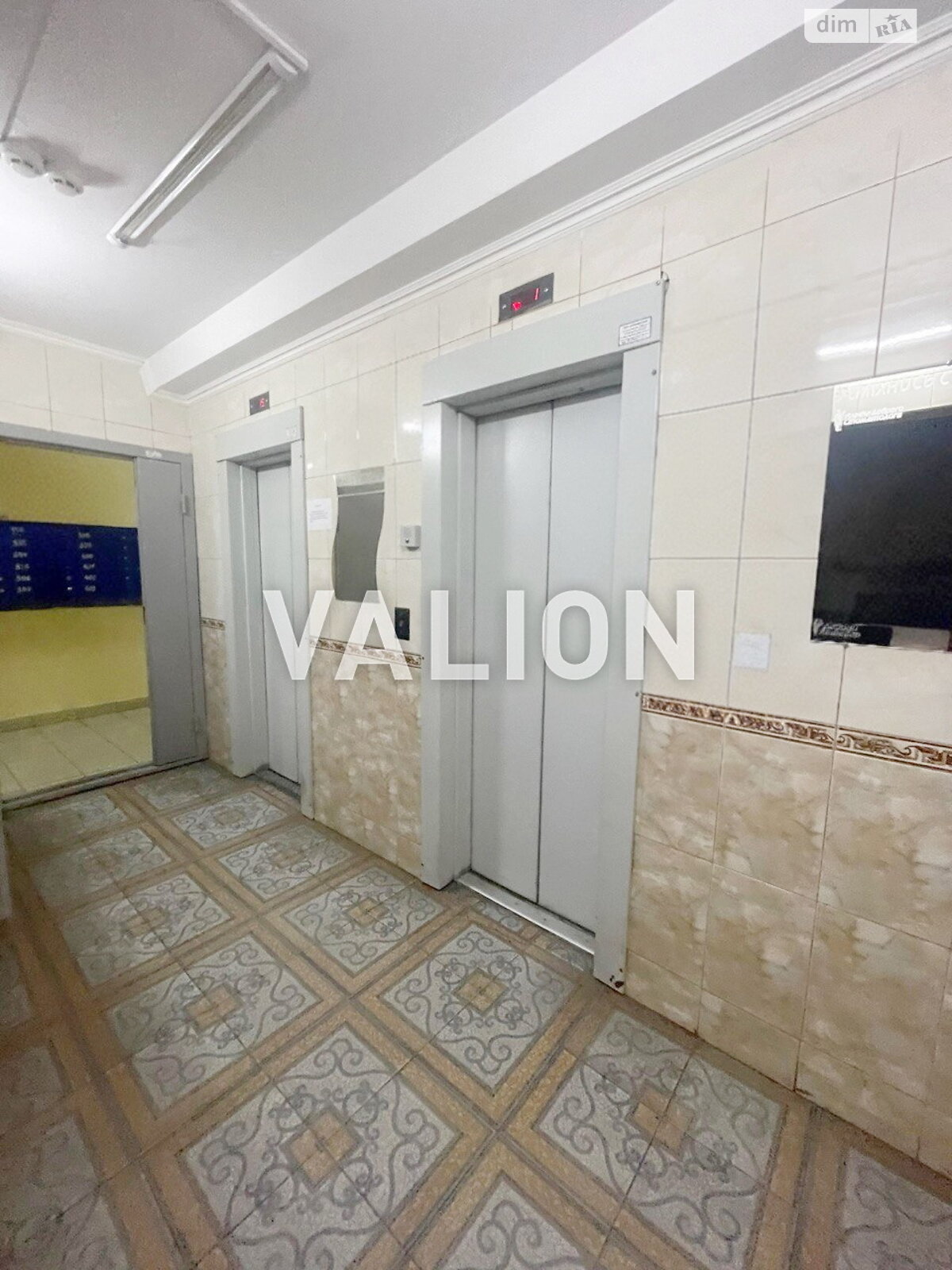 Продаж трикімнатної квартири в Києві, на вул. Олени Пчілки 4, район Позняки фото 1 Продаж трикімнатної квартири в Києві, на вул. Олени Пчілки 4, район Позняки фото 1
