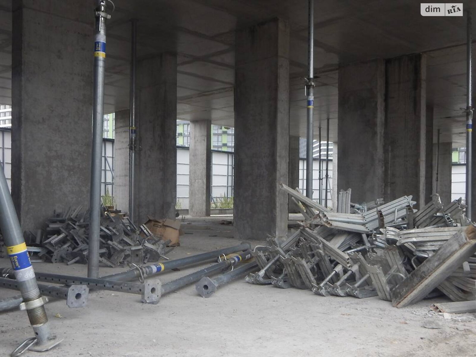 Продаж п`ятикімнатної квартири в Києві, на вул. Клеманська 3, район Позняки фото 1 Продаж п`ятикімнатної квартири в Києві, на вул. Клеманська 3, район Позняки фото 1