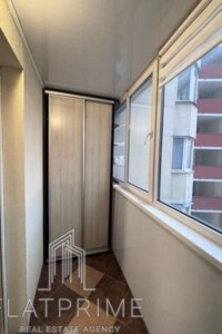 Продаж однокімнатної квартири в Києві, на вул. Княжий Затон 9, район Позняки фото 2