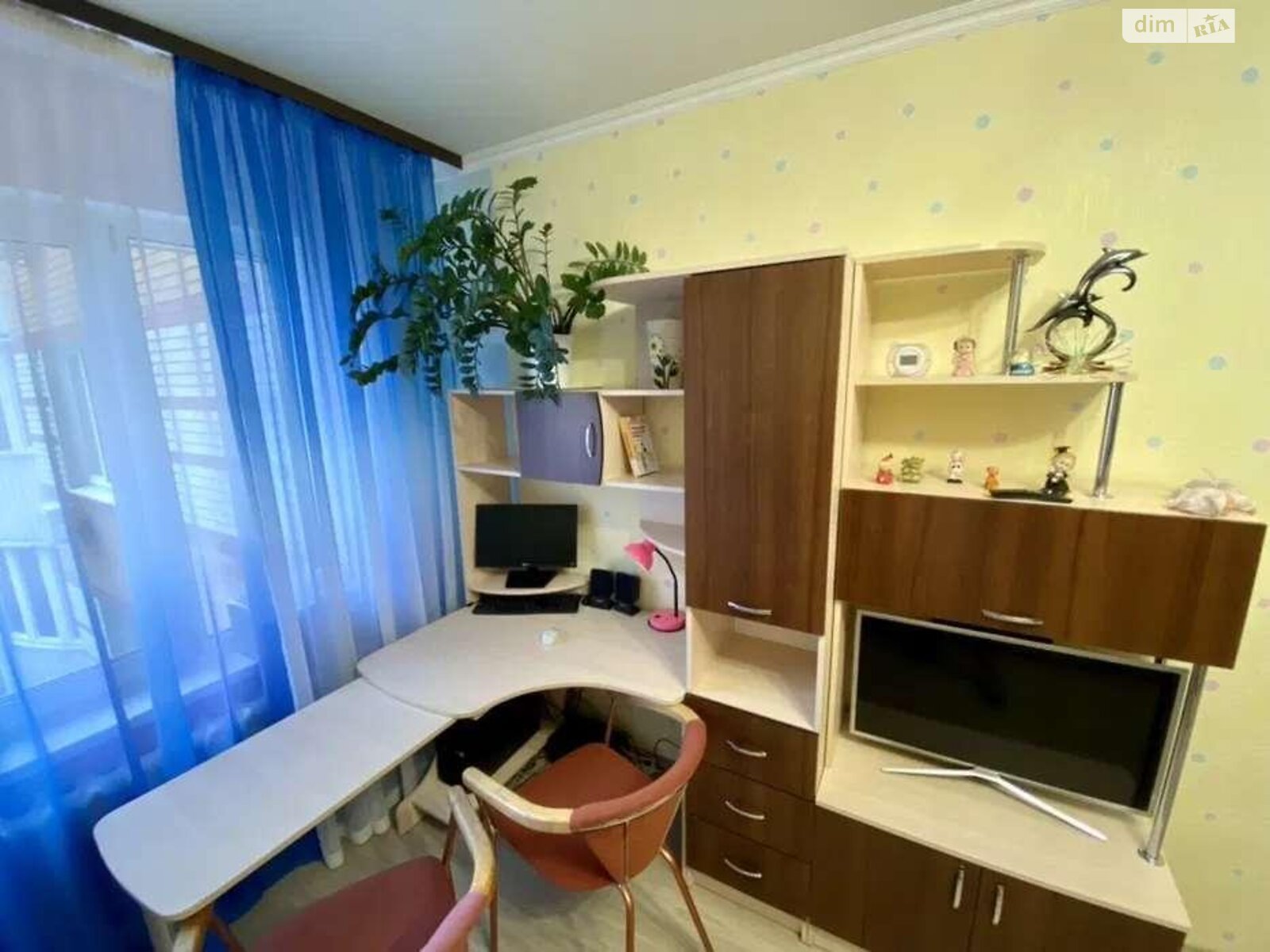 Продажа трехкомнатной квартиры в Киеве, на ул. Анны Ахматовой 37, район Позняки фото 1
