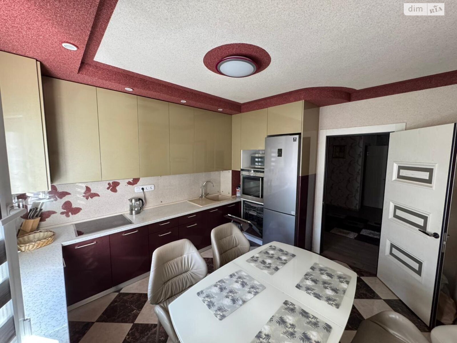 Продажа трехкомнатной квартиры в Киеве, на просп. Петра Григоренко 28А, район Позняки фото 1 Продажа трехкомнатной квартиры в Киеве, на просп. Петра Григоренко 28А, район Позняки фото 1