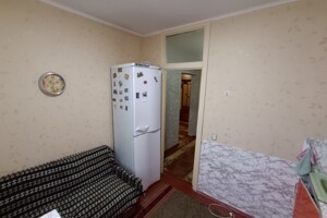 Продаж трикімнатної квартири в Києві, на вул. Ревуцького 4, район Позняки фото 2