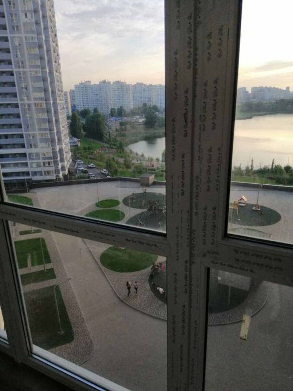 Продажа двухкомнатной квартиры в Киеве, на ул. Ревуцкого 40В, район Позняки фото 1 Продажа двухкомнатной квартиры в Киеве, на ул. Ревуцкого 40В, район Позняки фото 1