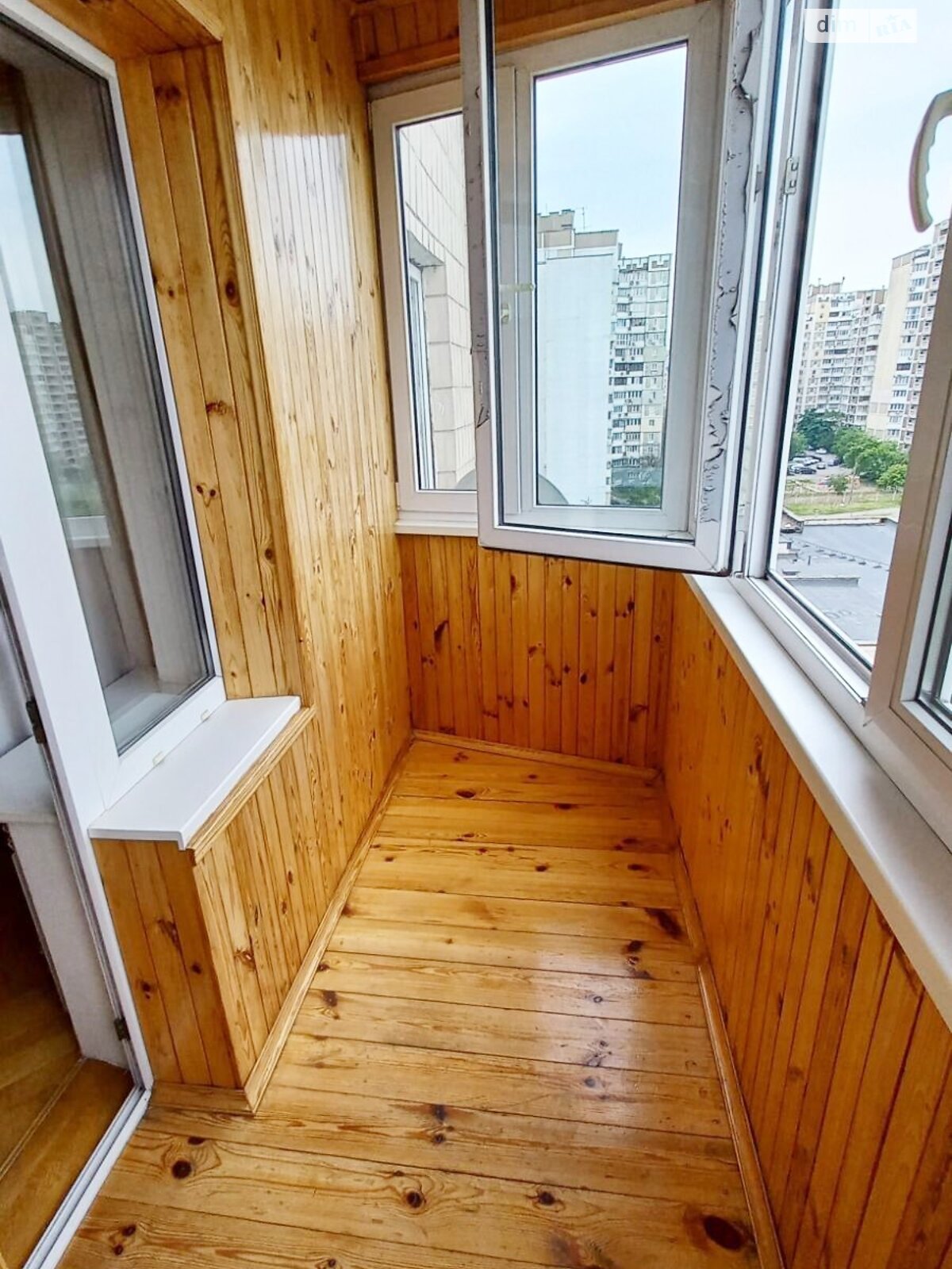 Продажа трехкомнатной квартиры в Киеве, на ул. Ревуцкого 8, район Позняки фото 1 Продажа трехкомнатной квартиры в Киеве, на ул. Ревуцкого 8, район Позняки фото 1
