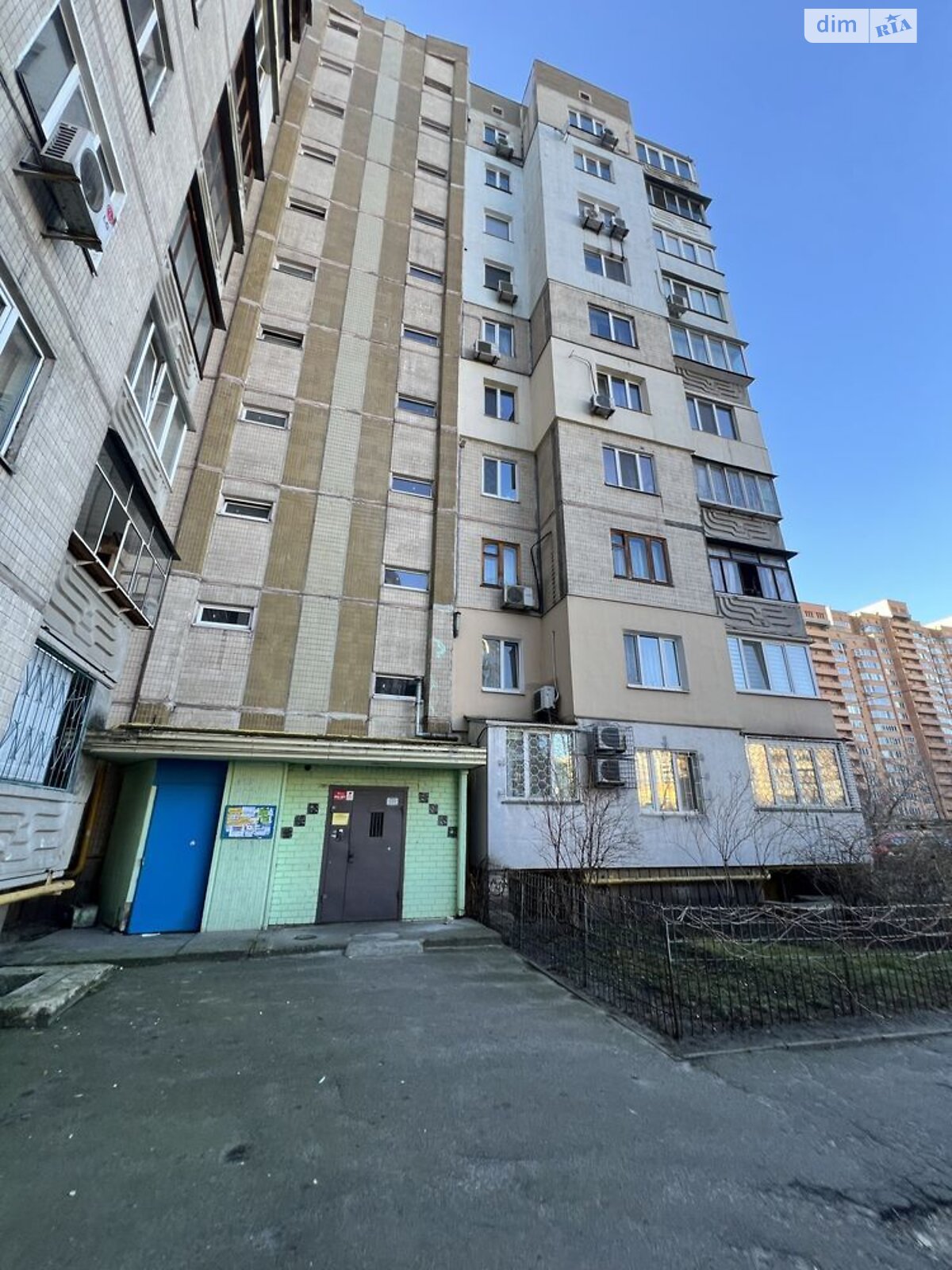 Продажа трехкомнатной квартиры в Киеве, на ул. Срибнокильская 22А, район Позняки фото 1 Продажа трехкомнатной квартиры в Киеве, на ул. Срибнокильская 22А, район Позняки фото 1