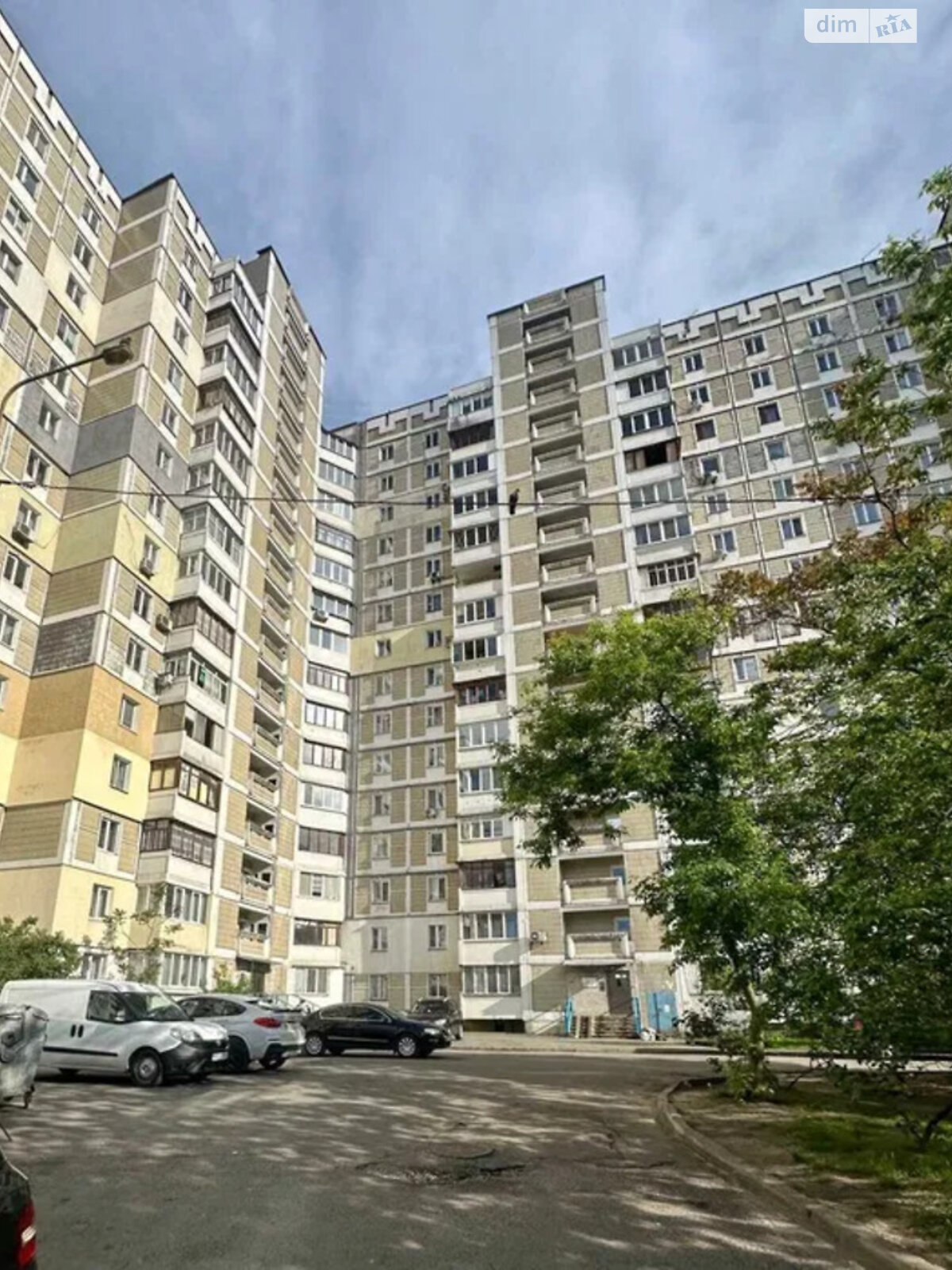 Продаж трикімнатної квартири в Києві, на вул. Срібнокільська 8, район Позняки фото 1 Продаж трикімнатної квартири в Києві, на вул. Срібнокільська 8, район Позняки фото 1