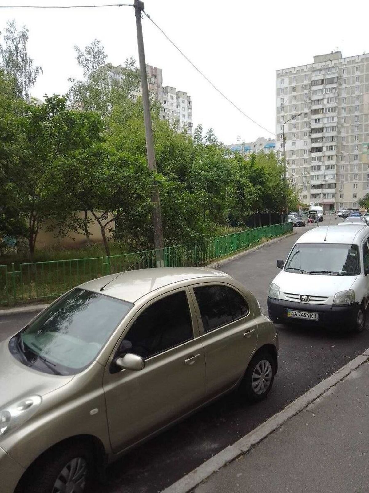 Продажа трехкомнатной квартиры в Киеве, на ул. Срибнокильская 4, район Позняки фото 1 Продажа трехкомнатной квартиры в Киеве, на ул. Срибнокильская 4, район Позняки фото 1