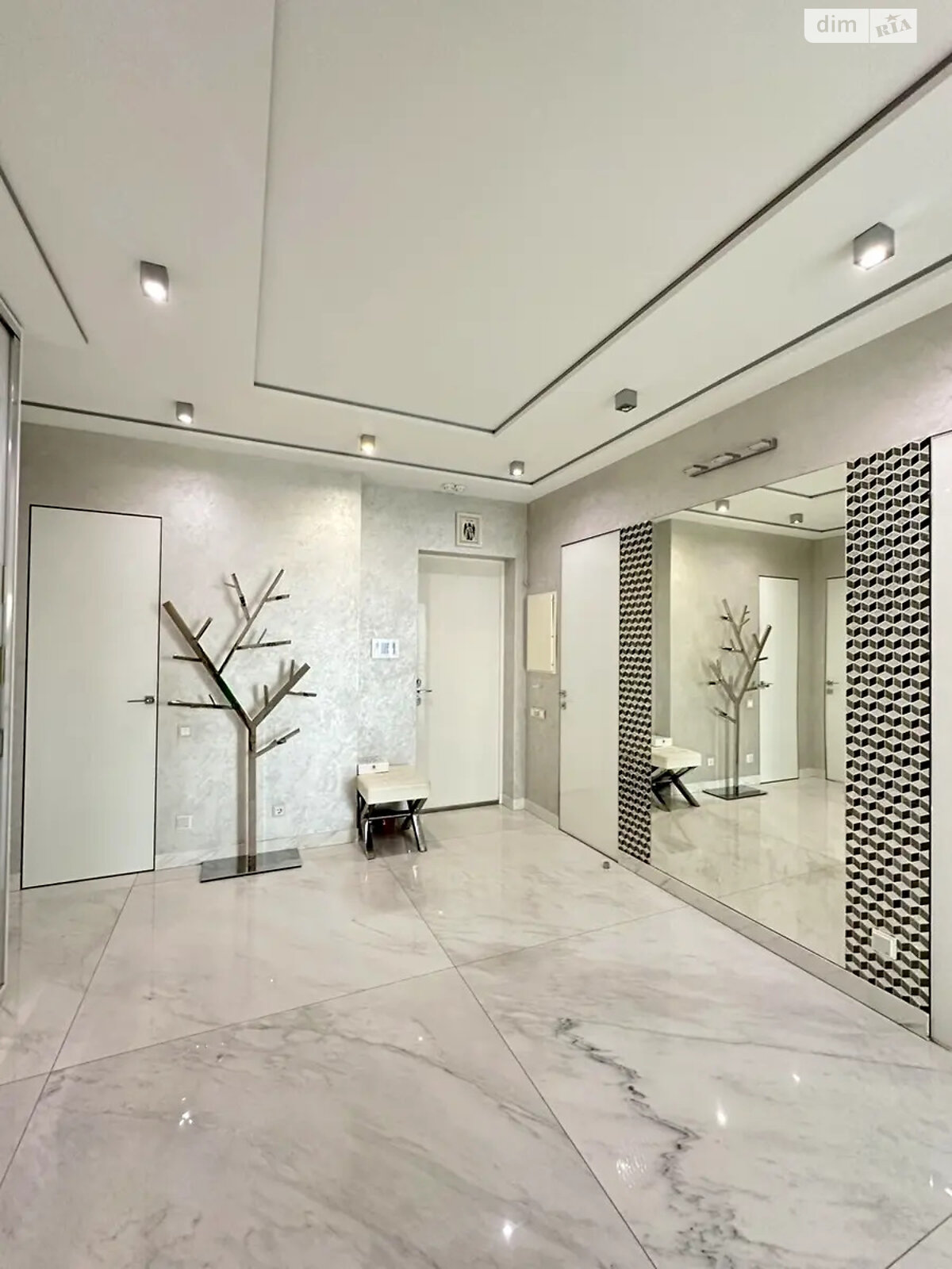 Продажа четырехкомнатной квартиры в Киеве, на ул. Трускавецкая 4Б, район Позняки фото 1