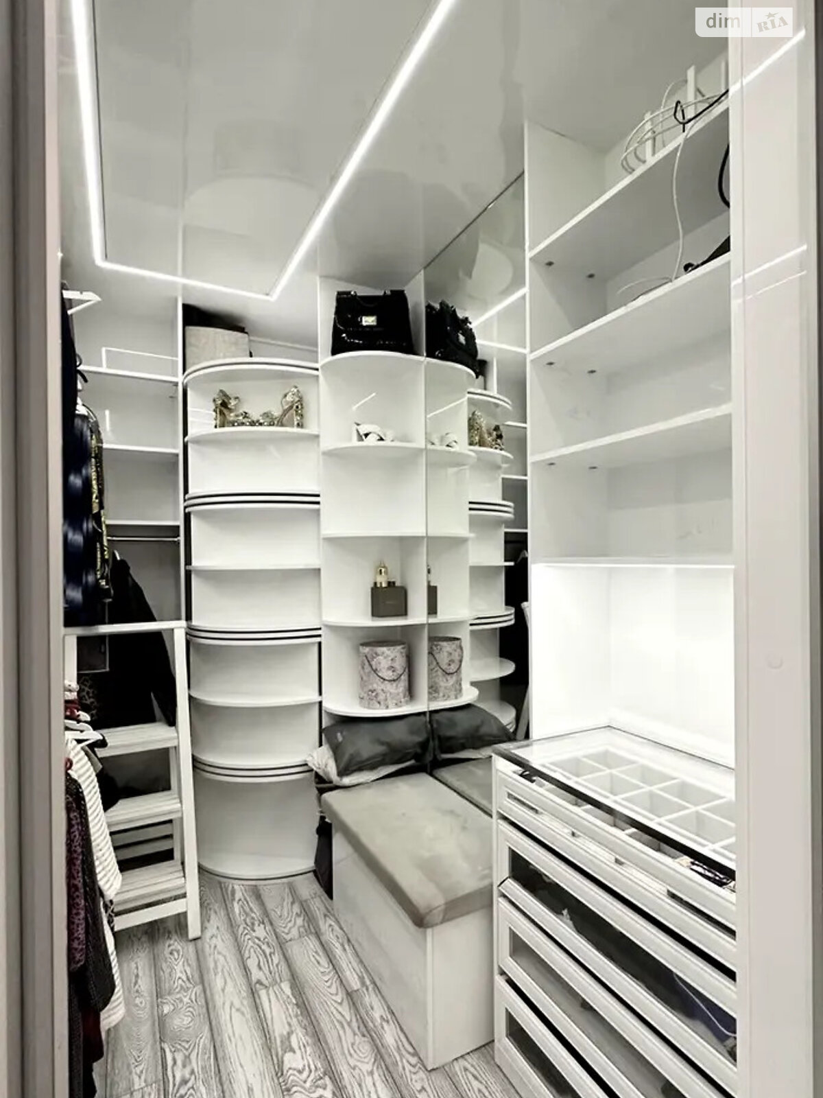 Продажа четырехкомнатной квартиры в Киеве, на ул. Трускавецкая 4Б, район Позняки фото 1