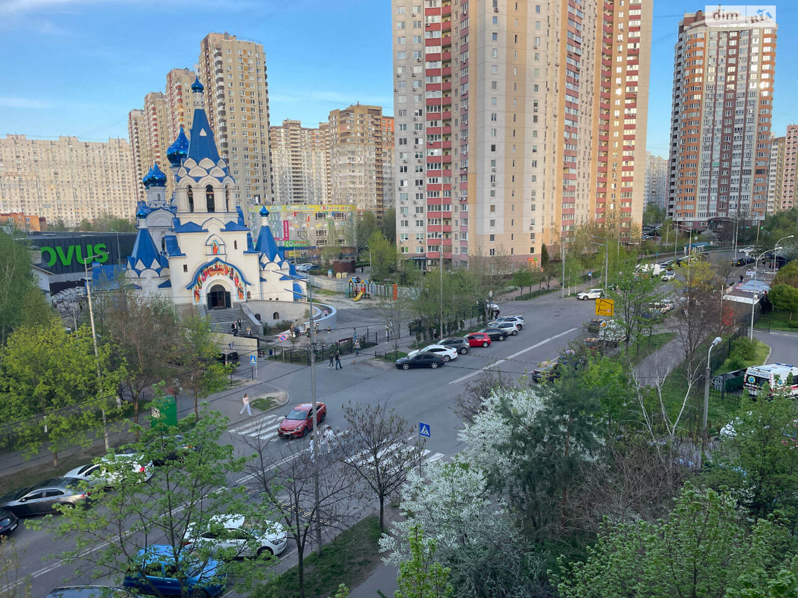 Продаж трикімнатної квартири в Києві, на вул. Урлівська 15, район Позняки фото 1 Продаж трикімнатної квартири в Києві, на вул. Урлівська 15, район Позняки фото 1