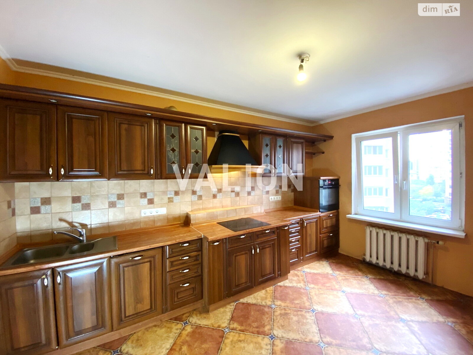 Продажа трехкомнатной квартиры в Киеве, на ул. Урловская 15, район Позняки фото 1 Продажа трехкомнатной квартиры в Киеве, на ул. Урловская 15, район Позняки фото 1