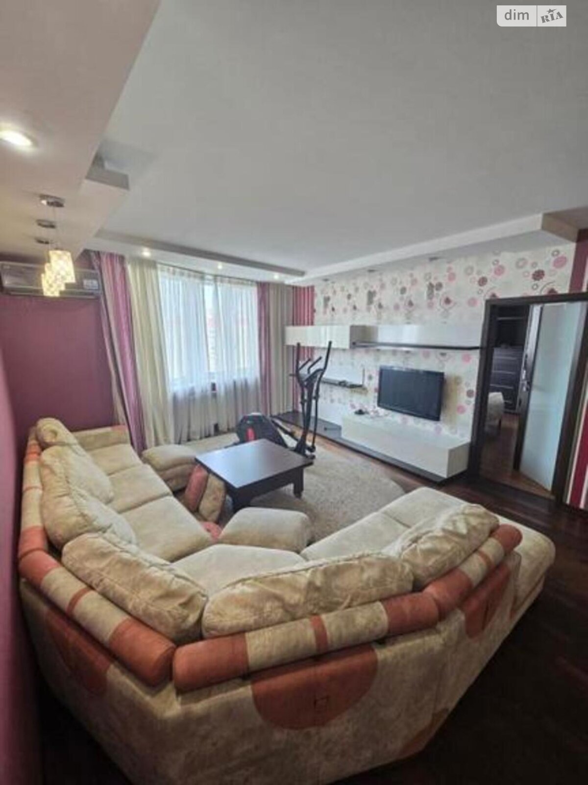 Продаж трикімнатної квартири в Києві, на вул. Урлівська 11А, район Позняки фото 1 Продаж трикімнатної квартири в Києві, на вул. Урлівська 11А, район Позняки фото 1
