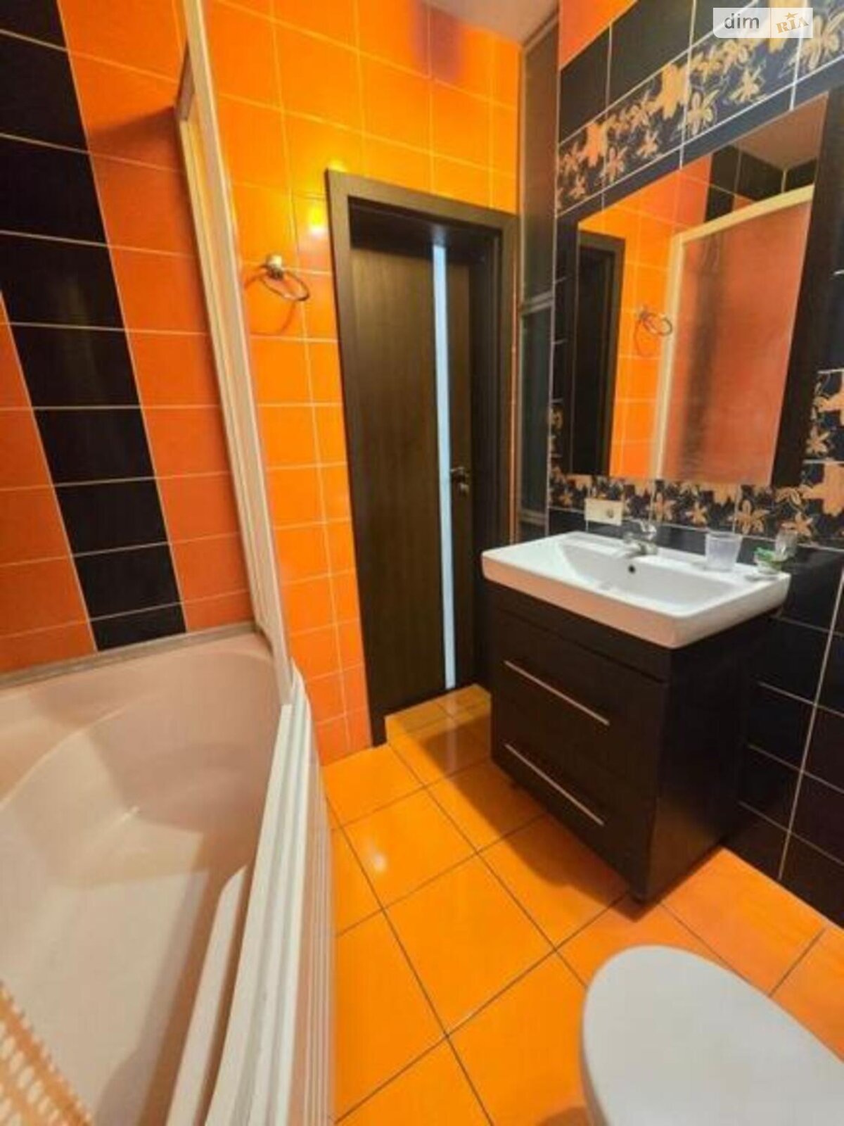 Продаж трикімнатної квартири в Києві, на вул. Урлівська 11А, район Позняки фото 1 Продаж трикімнатної квартири в Києві, на вул. Урлівська 11А, район Позняки фото 1