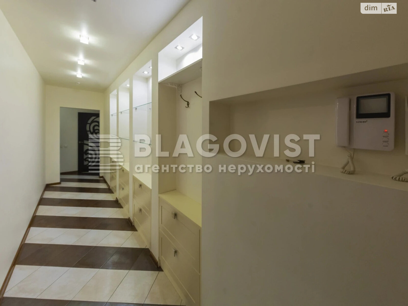 Продажа трехкомнатной квартиры в Киеве, на ул. Урловская 19, район Позняки фото 1 Продажа трехкомнатной квартиры в Киеве, на ул. Урловская 19, район Позняки фото 1