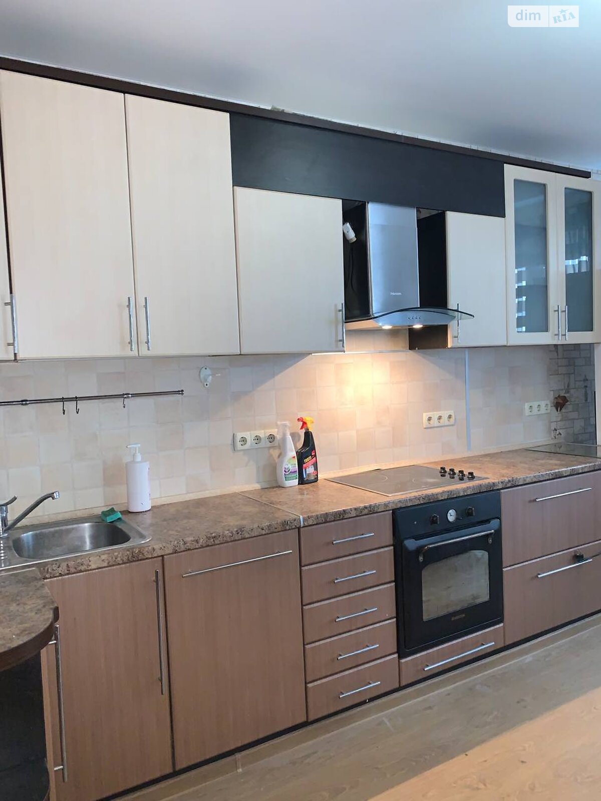 Продаж трикімнатної квартири в Києві, на вул. Урлівська 36, кв. 36, район Позняки фото 1 Продаж трикімнатної квартири в Києві, на вул. Урлівська 36, кв. 36, район Позняки фото 1