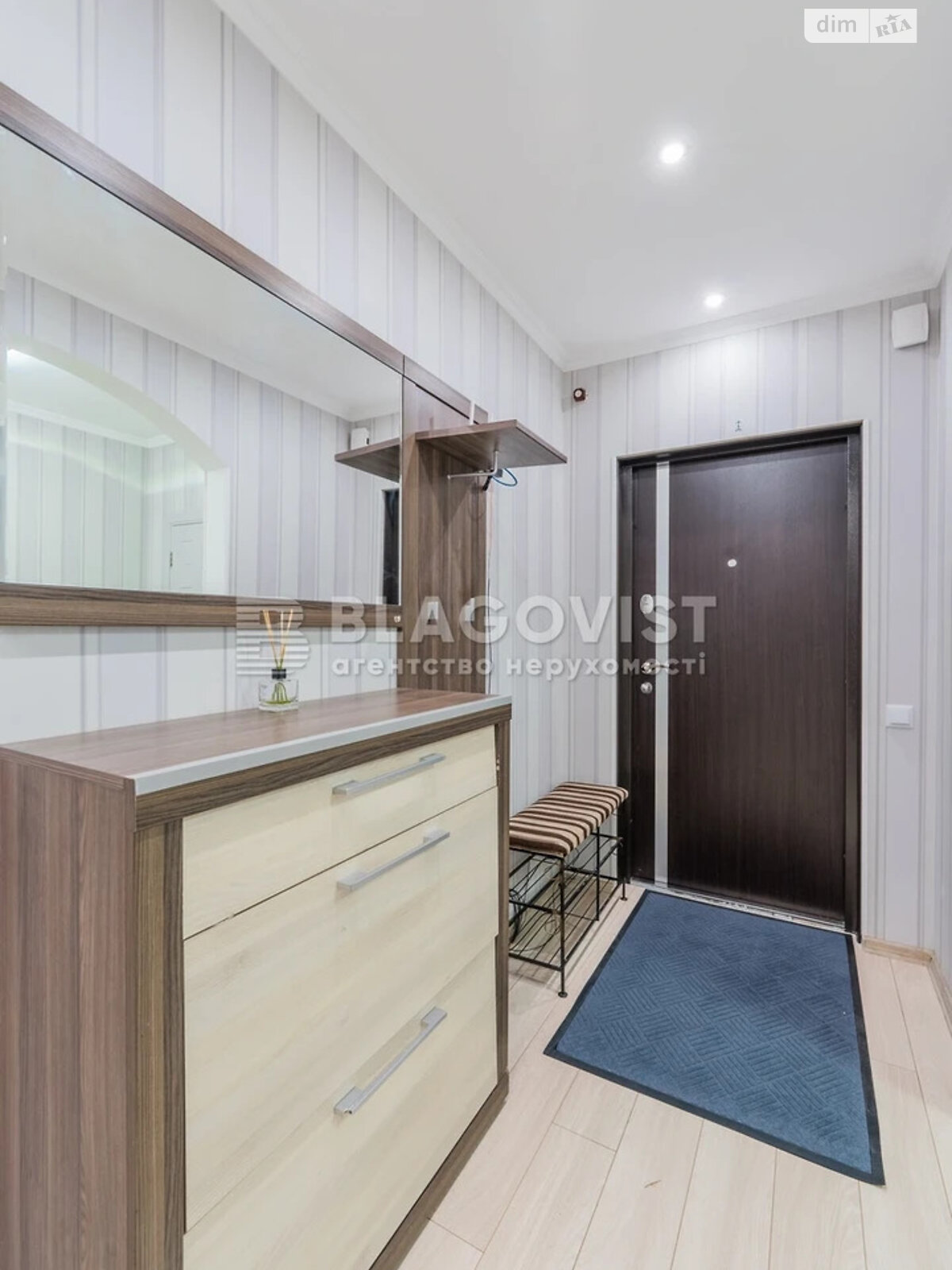 Продажа трехкомнатной квартиры в Киеве, на ул. Урловская 36, район Позняки фото 1 Продажа трехкомнатной квартиры в Киеве, на ул. Урловская 36, район Позняки фото 1