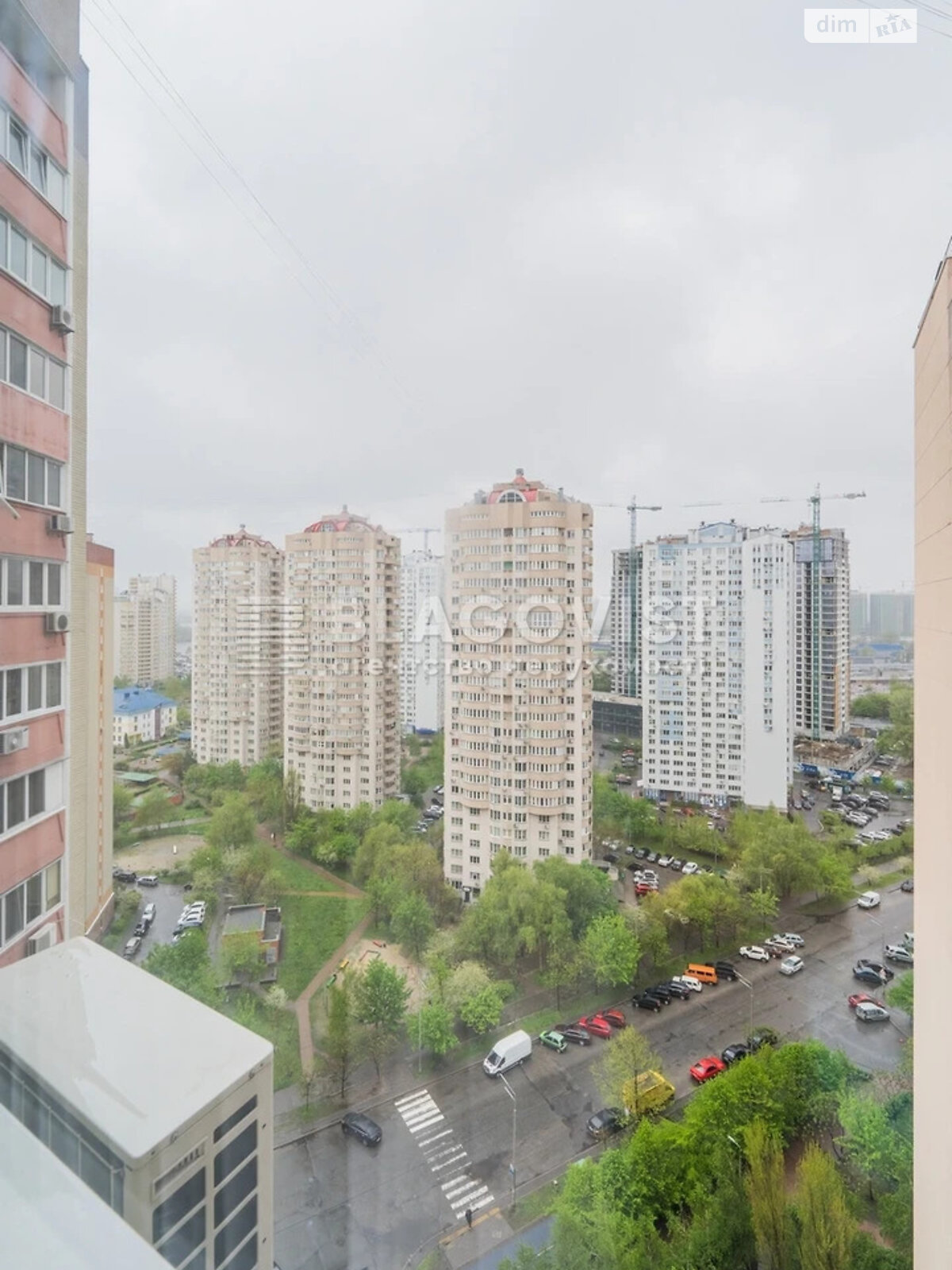 Продажа трехкомнатной квартиры в Киеве, на ул. Урловская 36, район Позняки фото 1 Продажа трехкомнатной квартиры в Киеве, на ул. Урловская 36, район Позняки фото 1