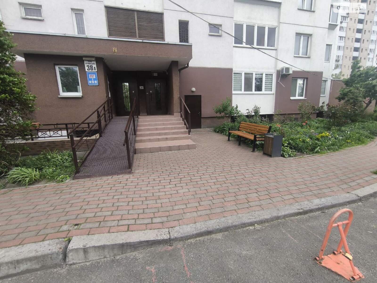 Продаж двокімнатної квартири в Києві, на вул. Урлівська 38А, район Позняки фото 1 Продаж двокімнатної квартири в Києві, на вул. Урлівська 38А, район Позняки фото 1