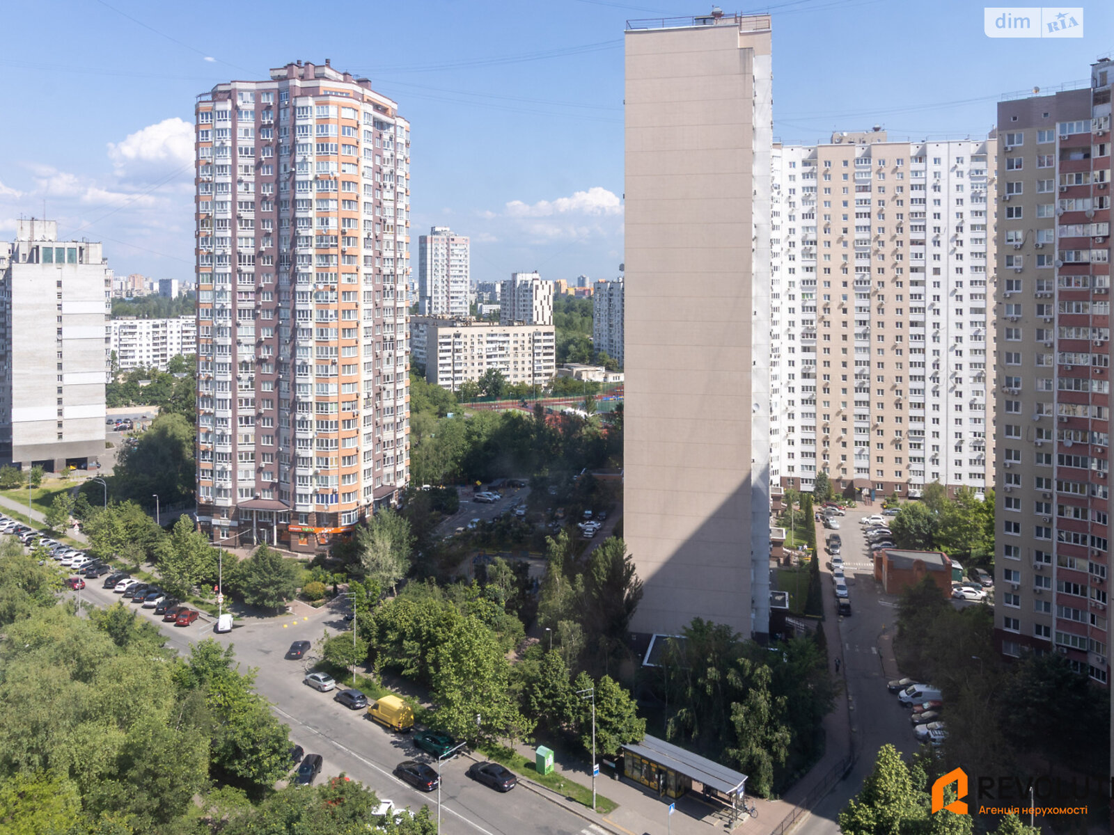 Продажа трехкомнатной квартиры в Киеве, на ул. Урловская 19, район Позняки фото 1 Продажа трехкомнатной квартиры в Киеве, на ул. Урловская 19, район Позняки фото 1