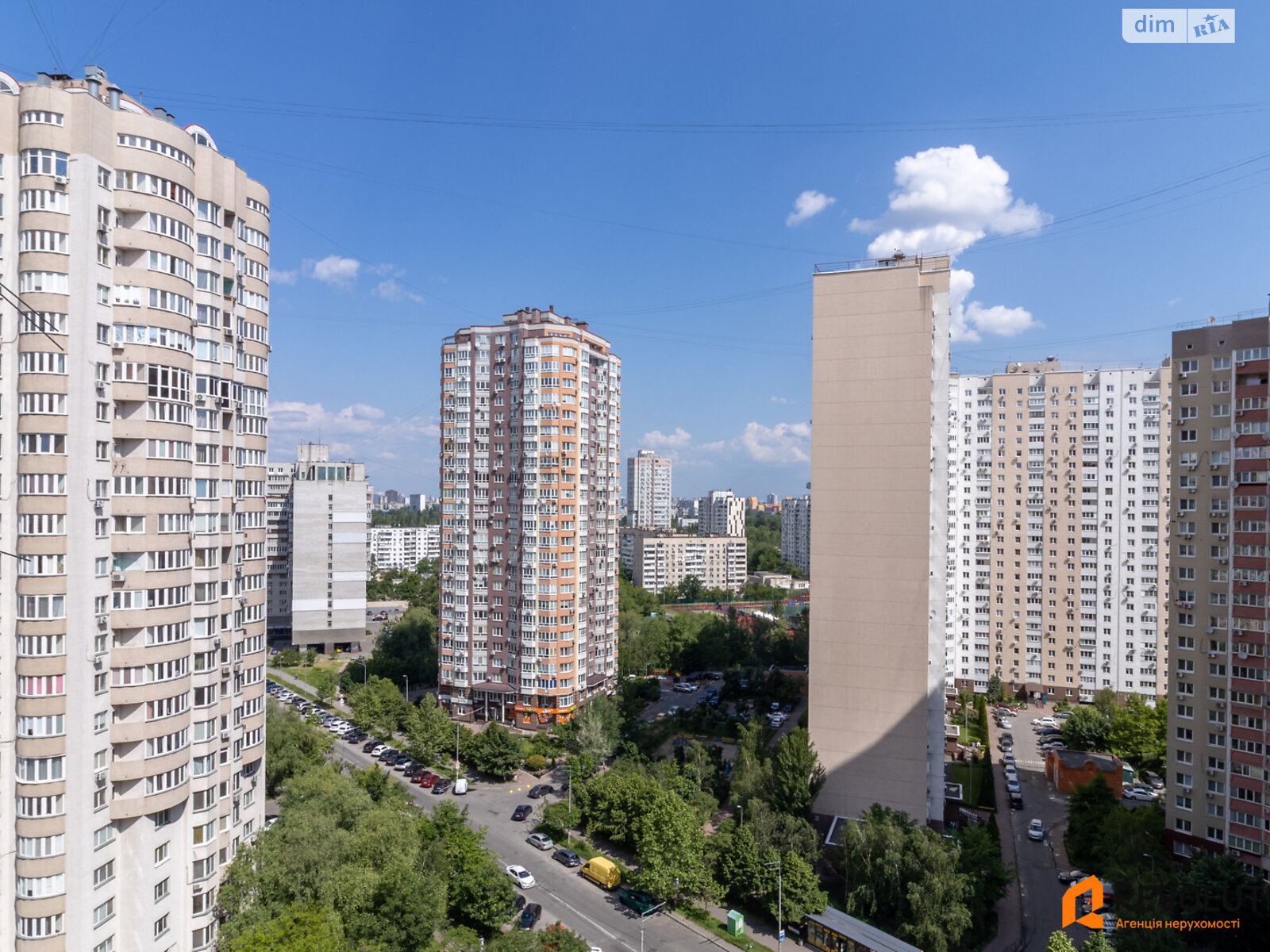 Продажа трехкомнатной квартиры в Киеве, на ул. Урловская 19, район Позняки фото 1 Продажа трехкомнатной квартиры в Киеве, на ул. Урловская 19, район Позняки фото 1