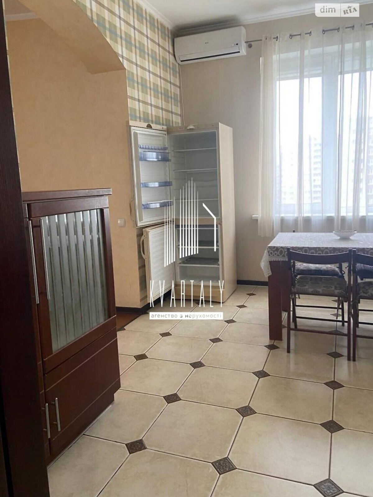 Продаж трикімнатної квартири в Києві, на вул. Урлівська 16/37, район Позняки фото 1 Продаж трикімнатної квартири в Києві, на вул. Урлівська 16/37, район Позняки фото 1