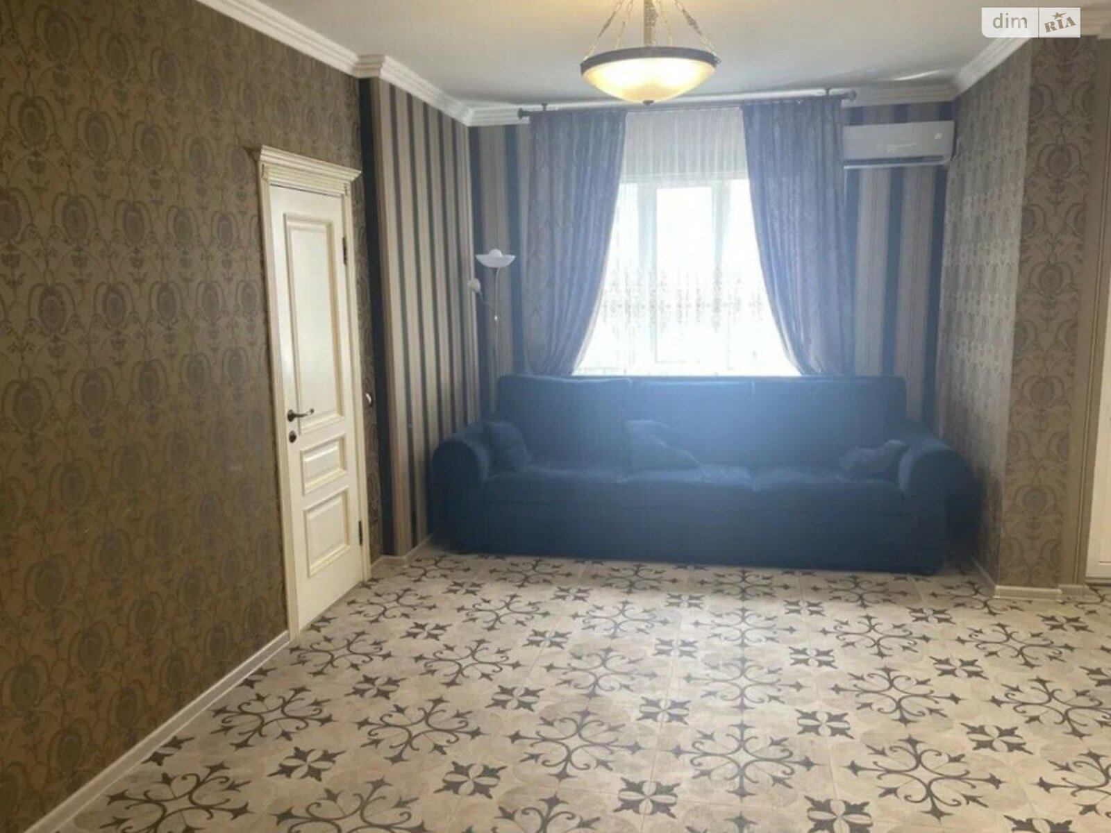 Продажа трехкомнатной квартиры в Киеве, на ул. Урловская 23В, район Позняки фото 1 Продажа трехкомнатной квартиры в Киеве, на ул. Урловская 23В, район Позняки фото 1