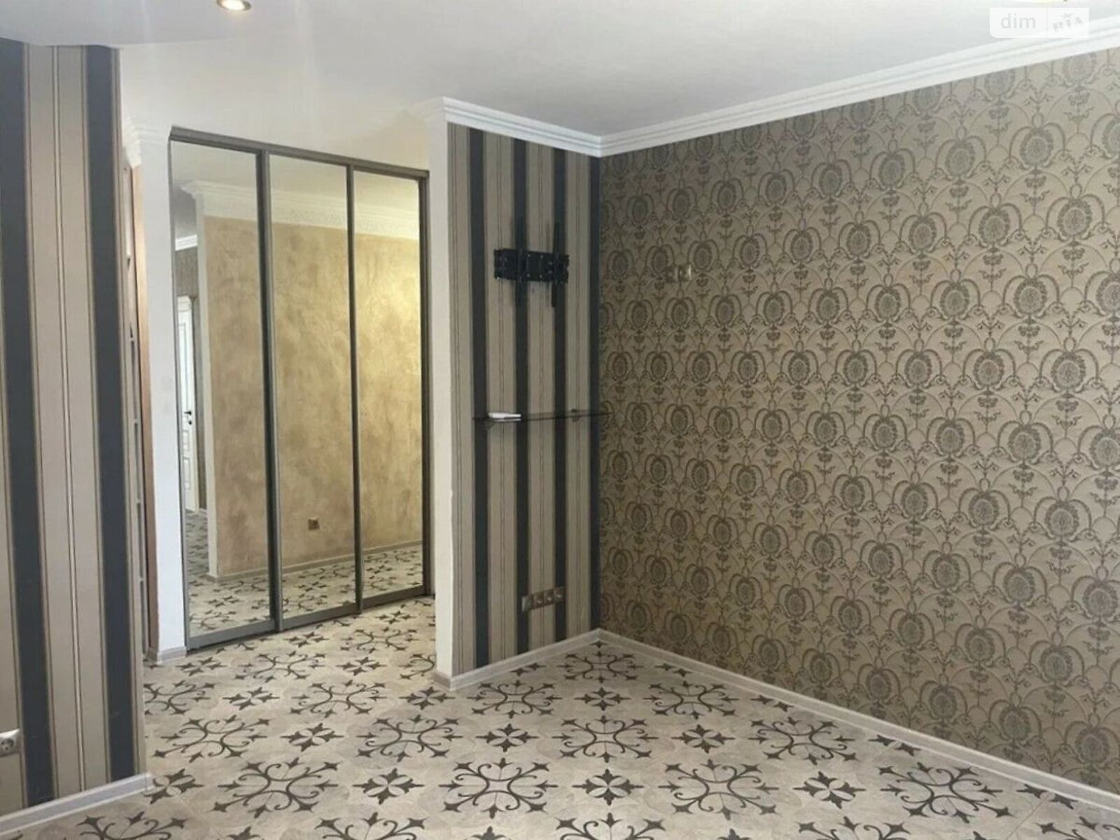 Продажа трехкомнатной квартиры в Киеве, на ул. Урловская 23В, район Позняки фото 1 Продажа трехкомнатной квартиры в Киеве, на ул. Урловская 23В, район Позняки фото 1