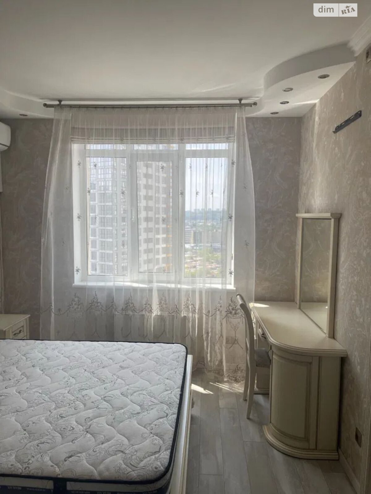 Продажа трехкомнатной квартиры в Киеве, на ул. Урловская 23В, район Позняки фото 1 Продажа трехкомнатной квартиры в Киеве, на ул. Урловская 23В, район Позняки фото 1