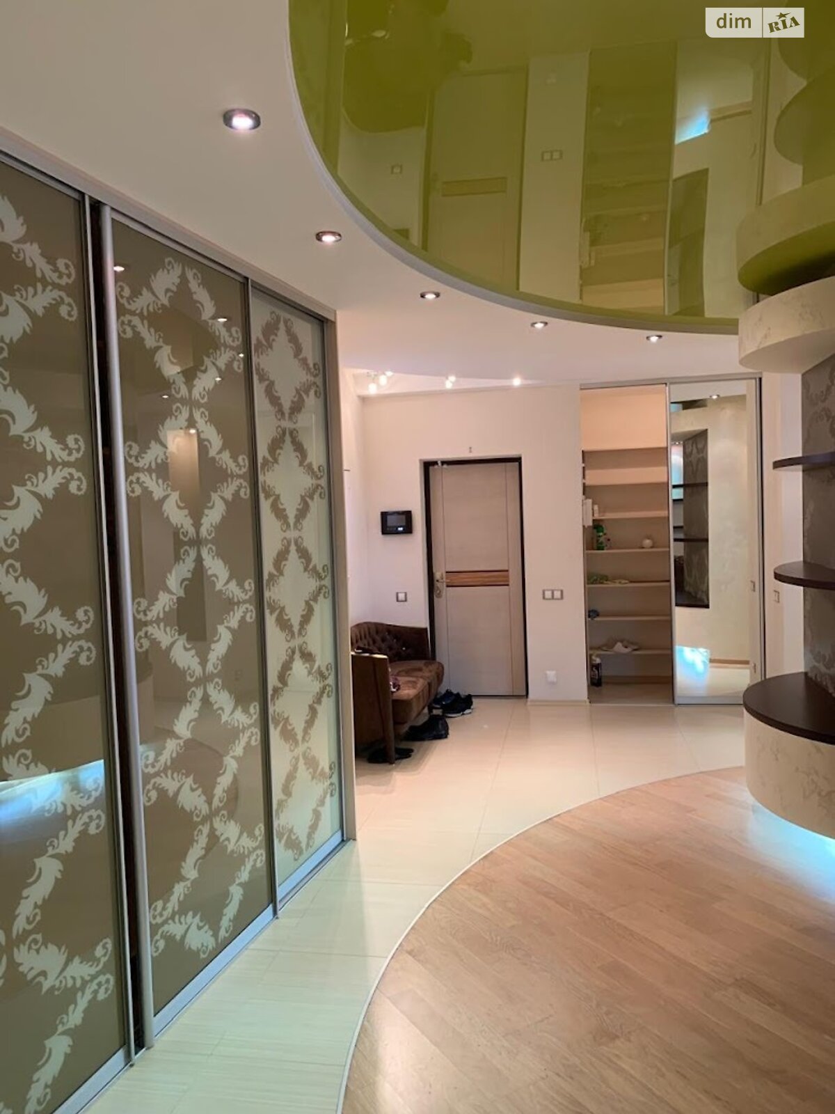 Продажа трехкомнатной квартиры в Киеве, на ул. Урловская 11А, район Позняки фото 1 Продажа трехкомнатной квартиры в Киеве, на ул. Урловская 11А, район Позняки фото 1