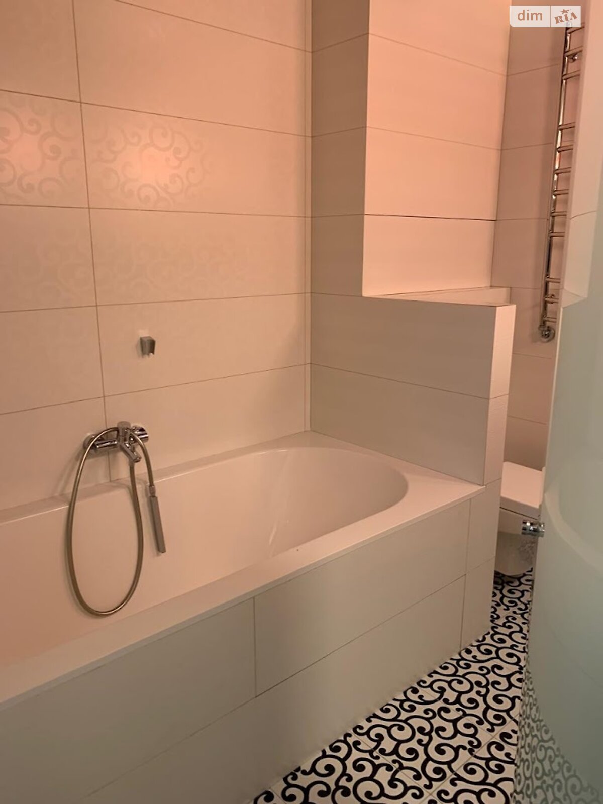 Продажа трехкомнатной квартиры в Киеве, на ул. Урловская 11А, район Позняки фото 1 Продажа трехкомнатной квартиры в Киеве, на ул. Урловская 11А, район Позняки фото 1