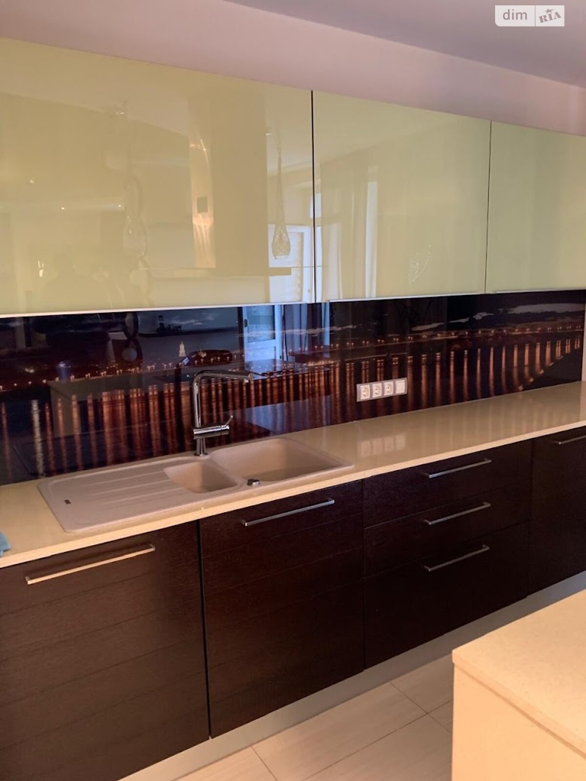 Продажа трехкомнатной квартиры в Киеве, на ул. Урловская 11А, район Позняки фото 1 Продажа трехкомнатной квартиры в Киеве, на ул. Урловская 11А, район Позняки фото 1