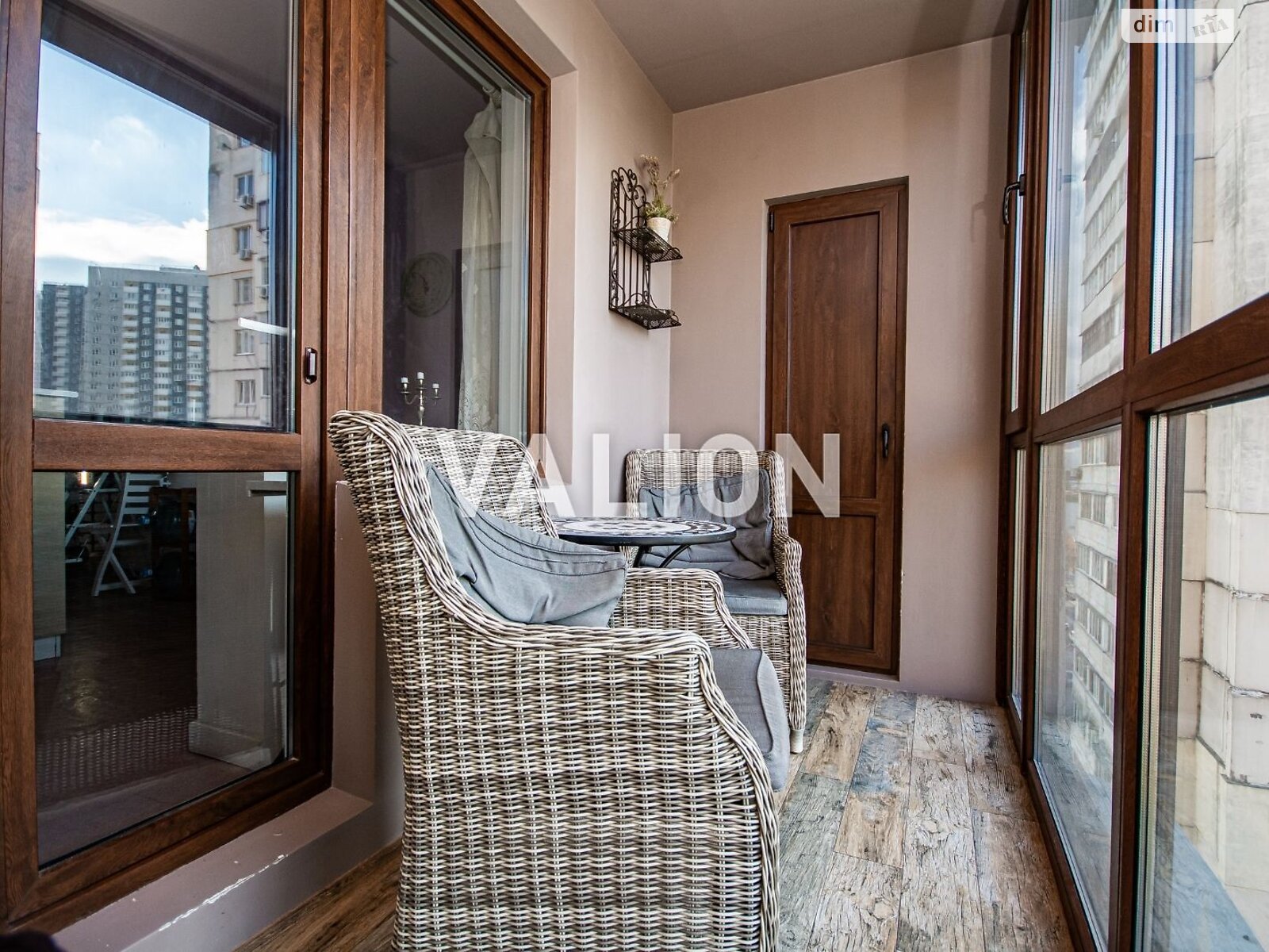 Продажа двухкомнатной квартиры в Киеве, на ул. Вишняковская 5, район Позняки фото 1