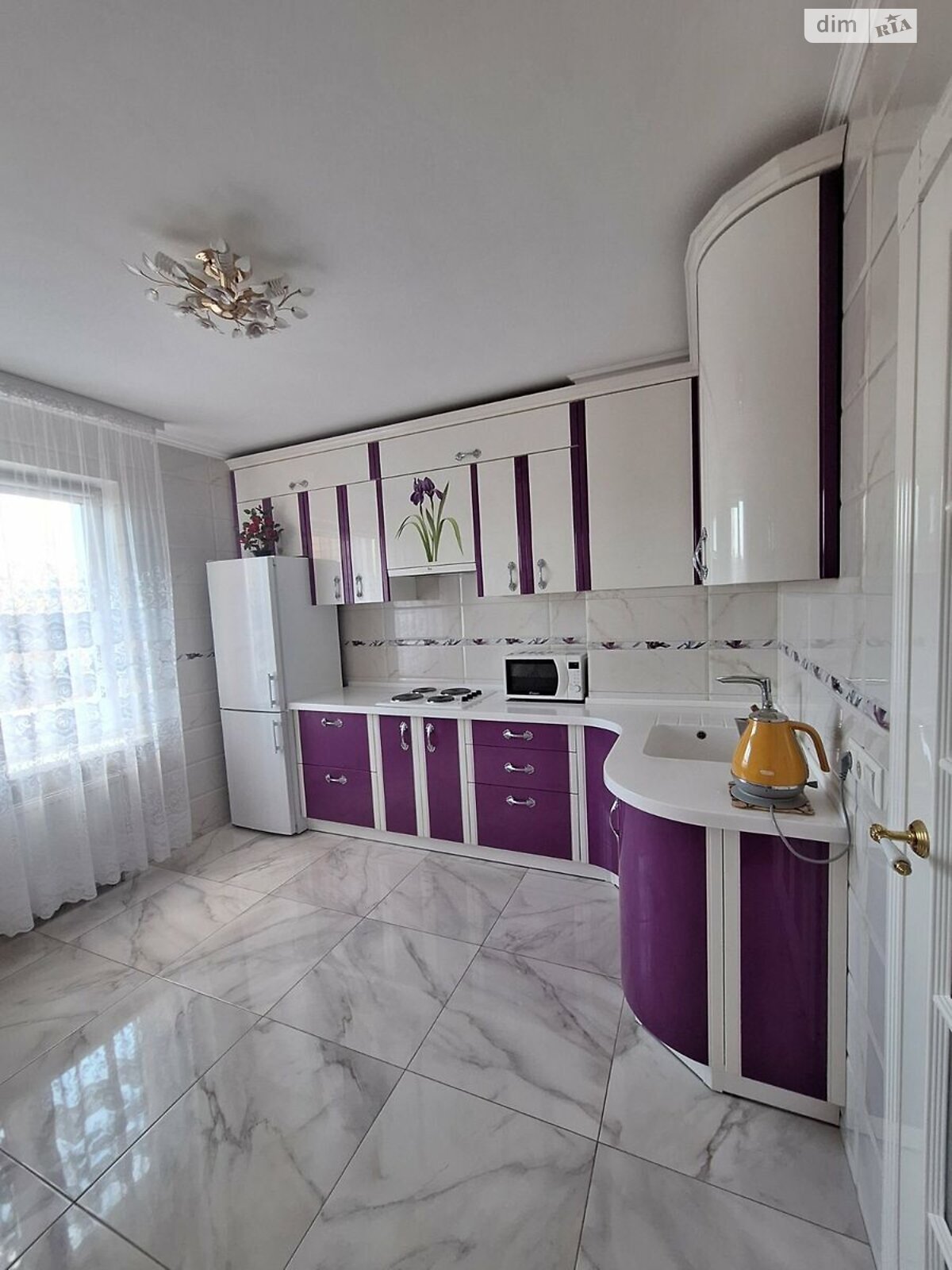 Продаж трикімнатної квартири в Києві, на вул. Здолбунівська 13, район Позняки фото 1 Продаж трикімнатної квартири в Києві, на вул. Здолбунівська 13, район Позняки фото 1