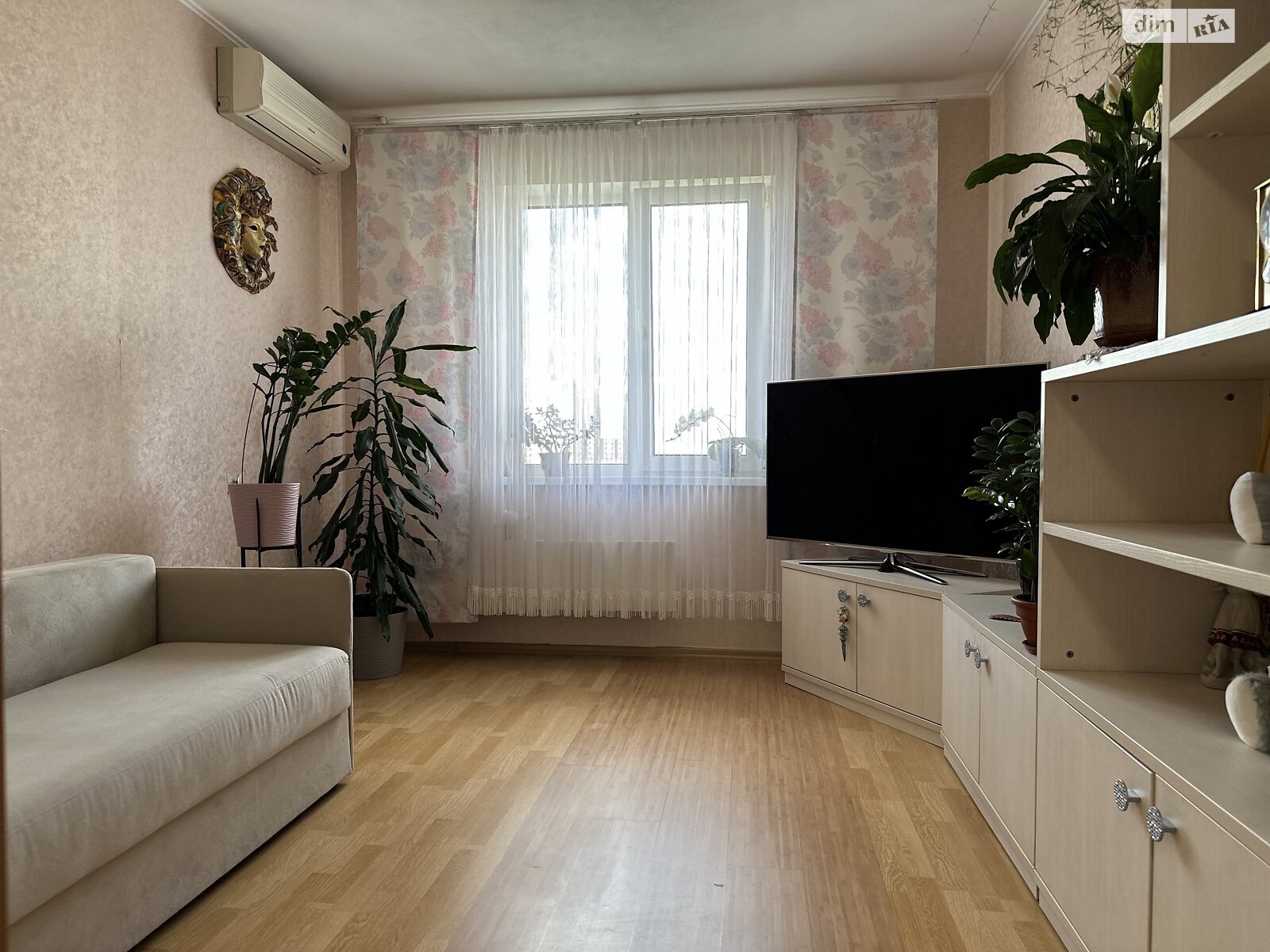 Продаж трикімнатної квартири в Києві, на вул. Здолбунівська 11А, район Позняки фото 1 Продаж трикімнатної квартири в Києві, на вул. Здолбунівська 11А, район Позняки фото 1
