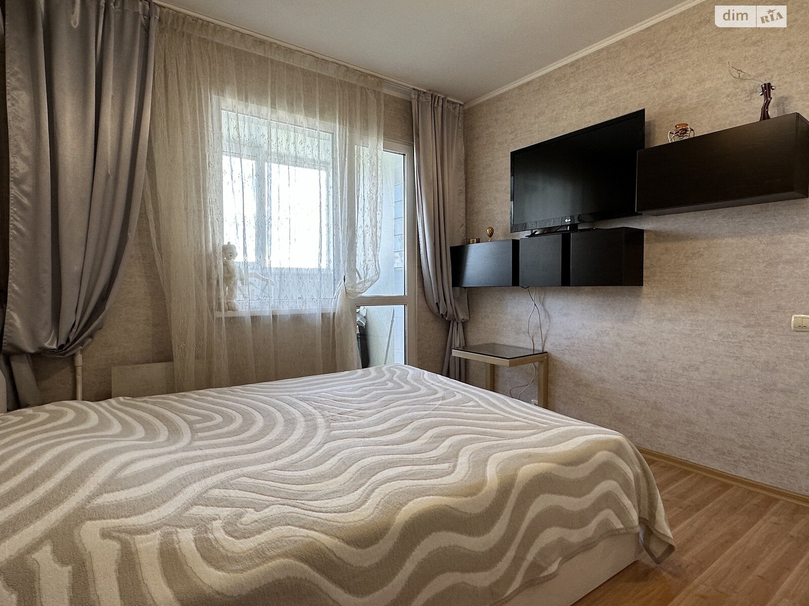 Продаж трикімнатної квартири в Києві, на вул. Здолбунівська 11А, район Позняки фото 1 Продаж трикімнатної квартири в Києві, на вул. Здолбунівська 11А, район Позняки фото 1