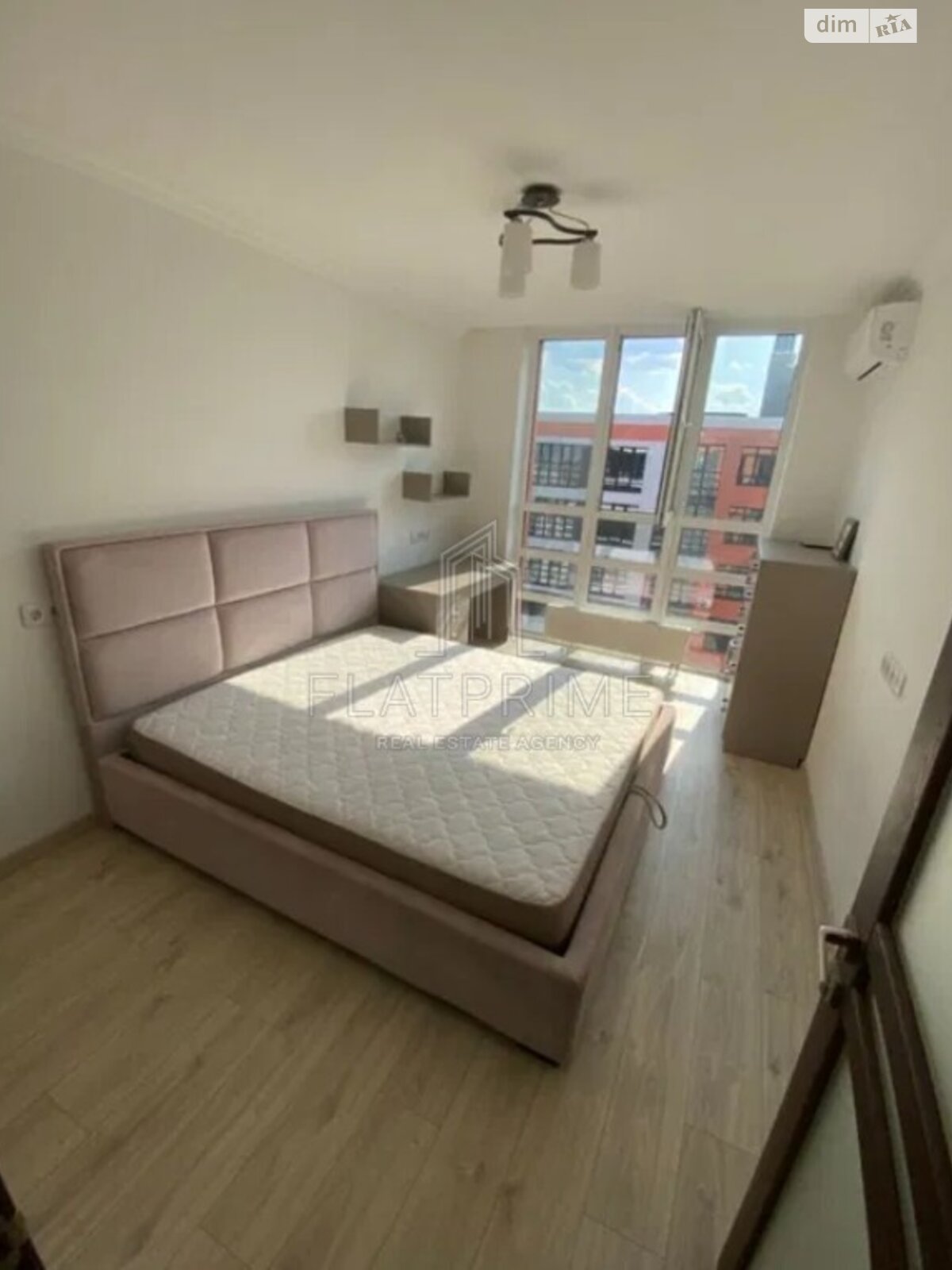 Продаж трикімнатної квартири в Києві, на вул. Миколи Гулака 4, район Пріорка фото 1 Продаж трикімнатної квартири в Києві, на вул. Миколи Гулака 4, район Пріорка фото 1