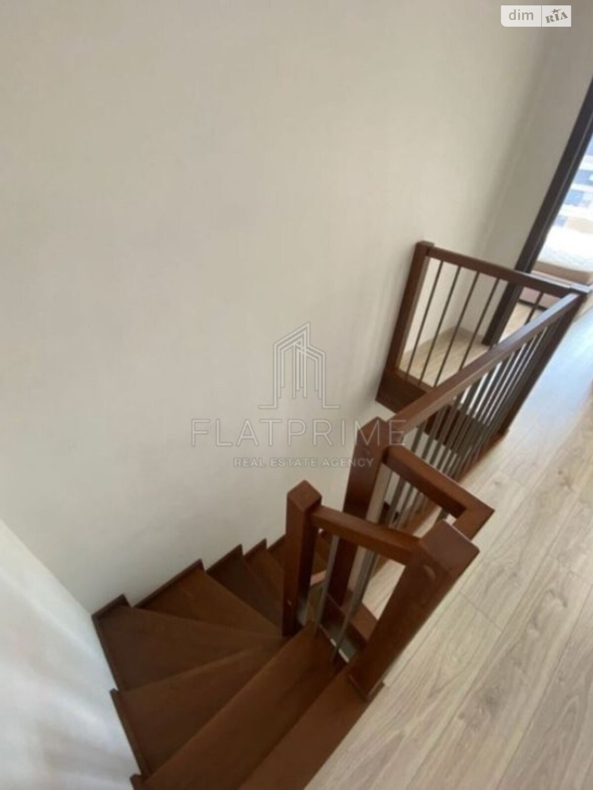 Продаж трикімнатної квартири в Києві, на вул. Миколи Гулака 4, район Пріорка фото 1 Продаж трикімнатної квартири в Києві, на вул. Миколи Гулака 4, район Пріорка фото 1