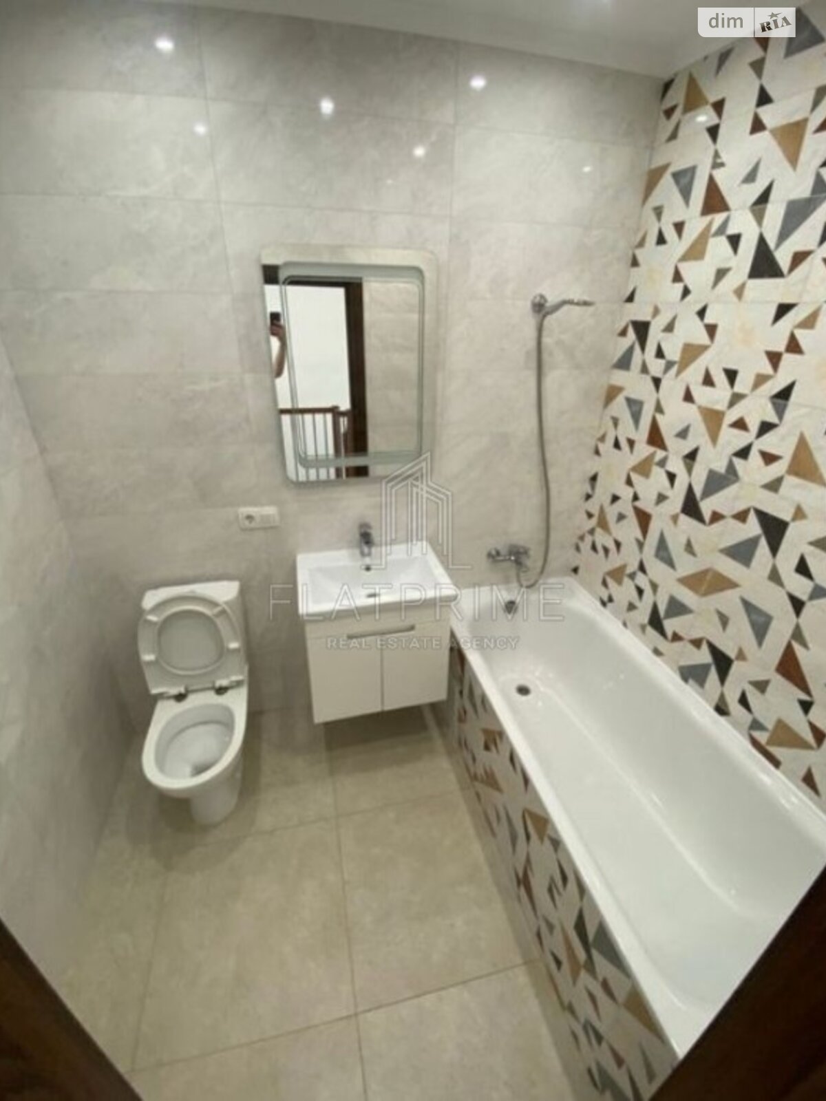 Продаж трикімнатної квартири в Києві, на вул. Миколи Гулака 4, район Пріорка фото 1 Продаж трикімнатної квартири в Києві, на вул. Миколи Гулака 4, район Пріорка фото 1